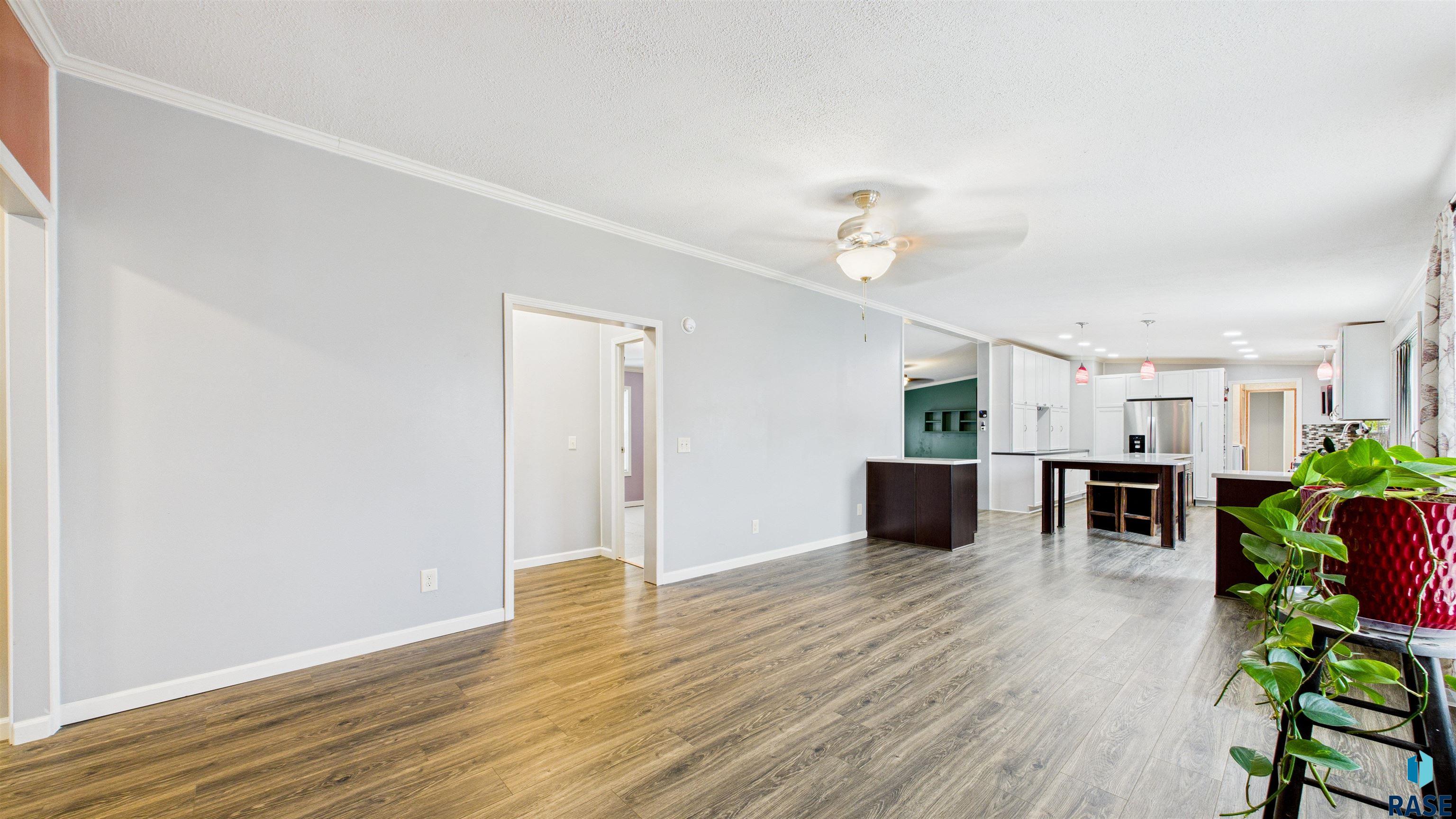 600 N Cockatiel Pl