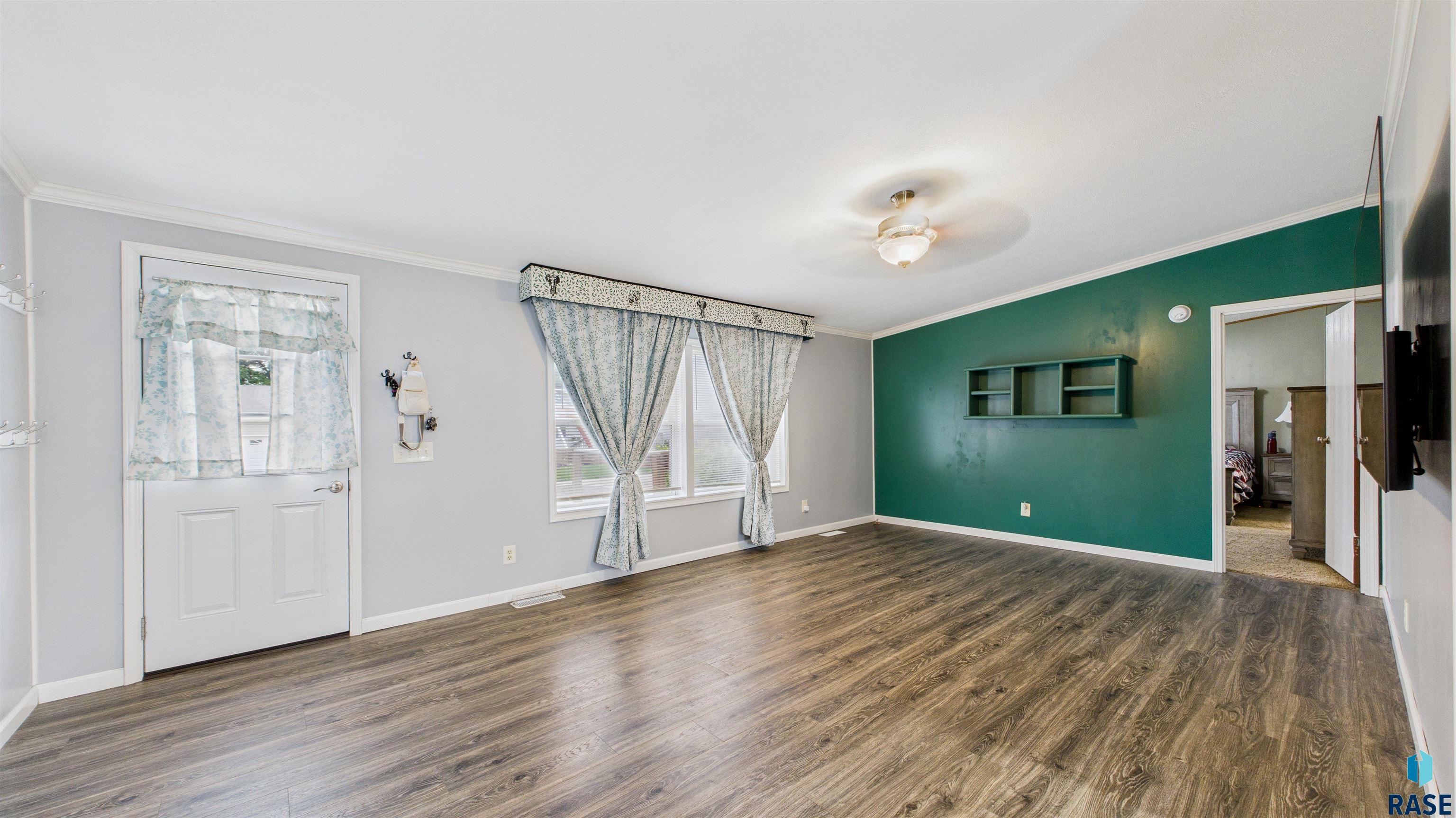 600 N Cockatiel Pl