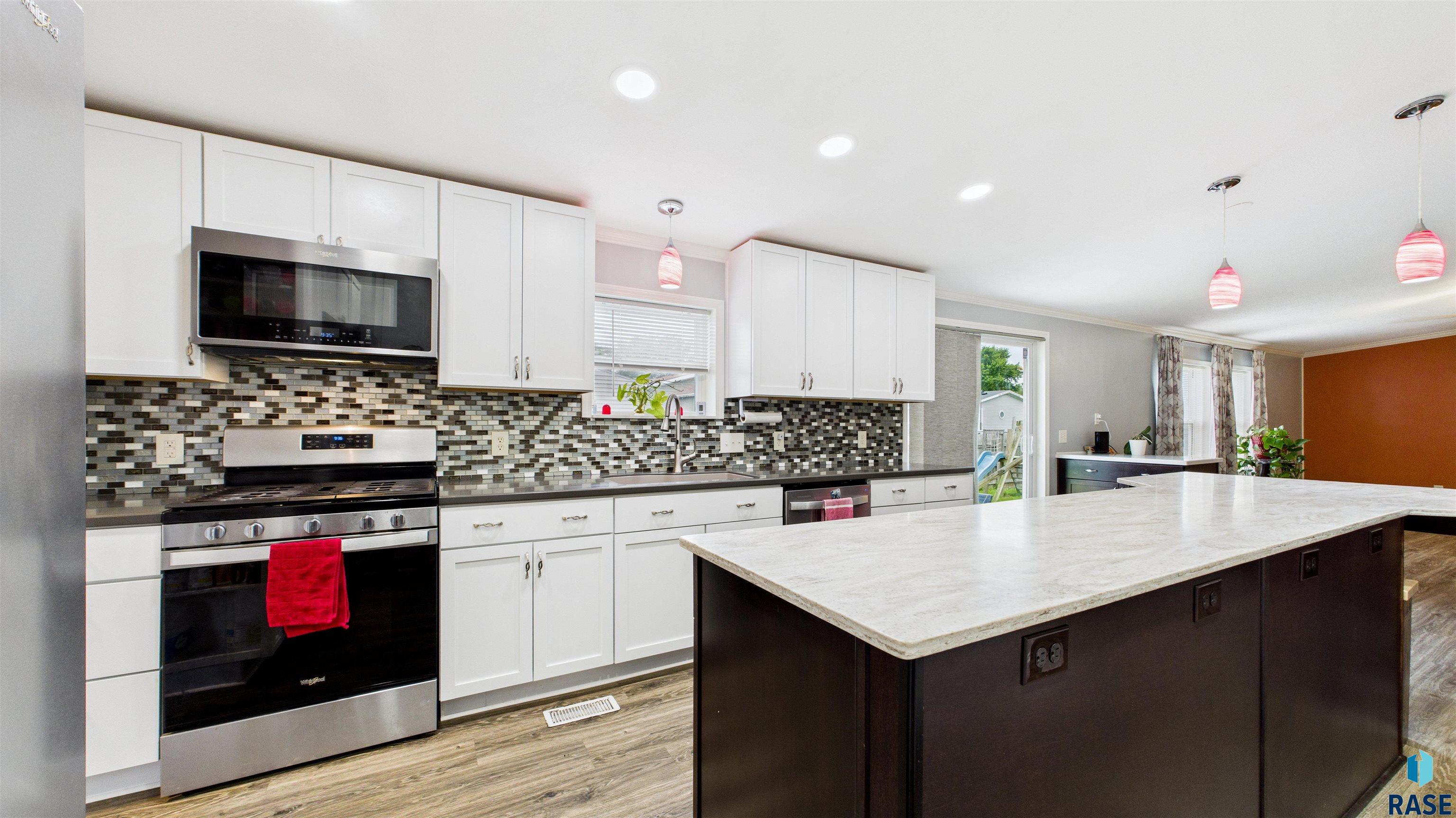 600 N Cockatiel Pl