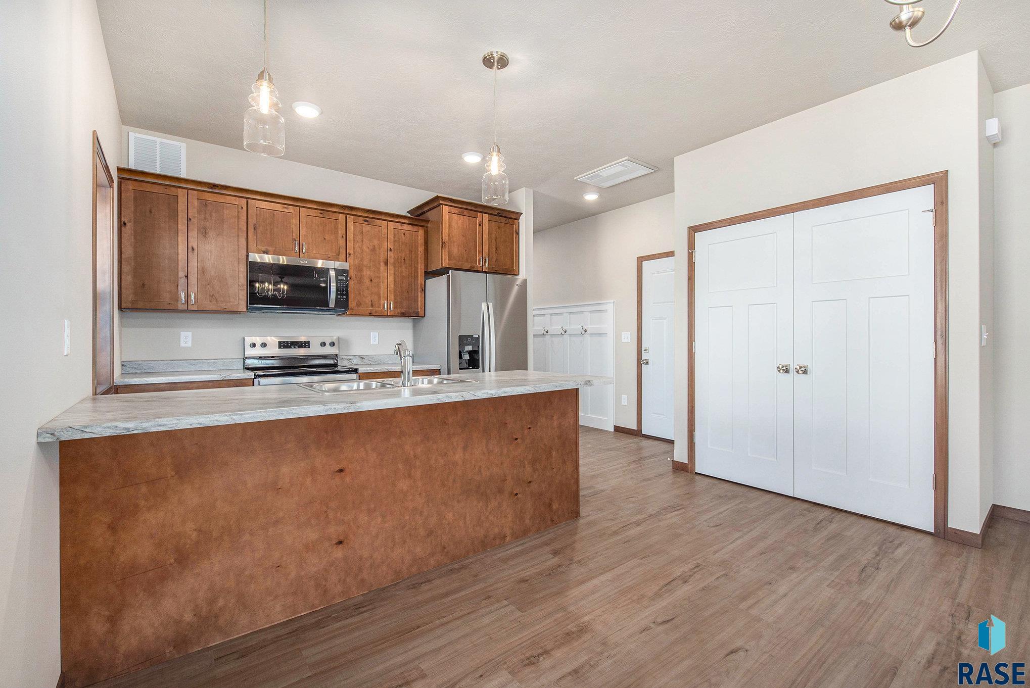 815 N Marquette Pl Place