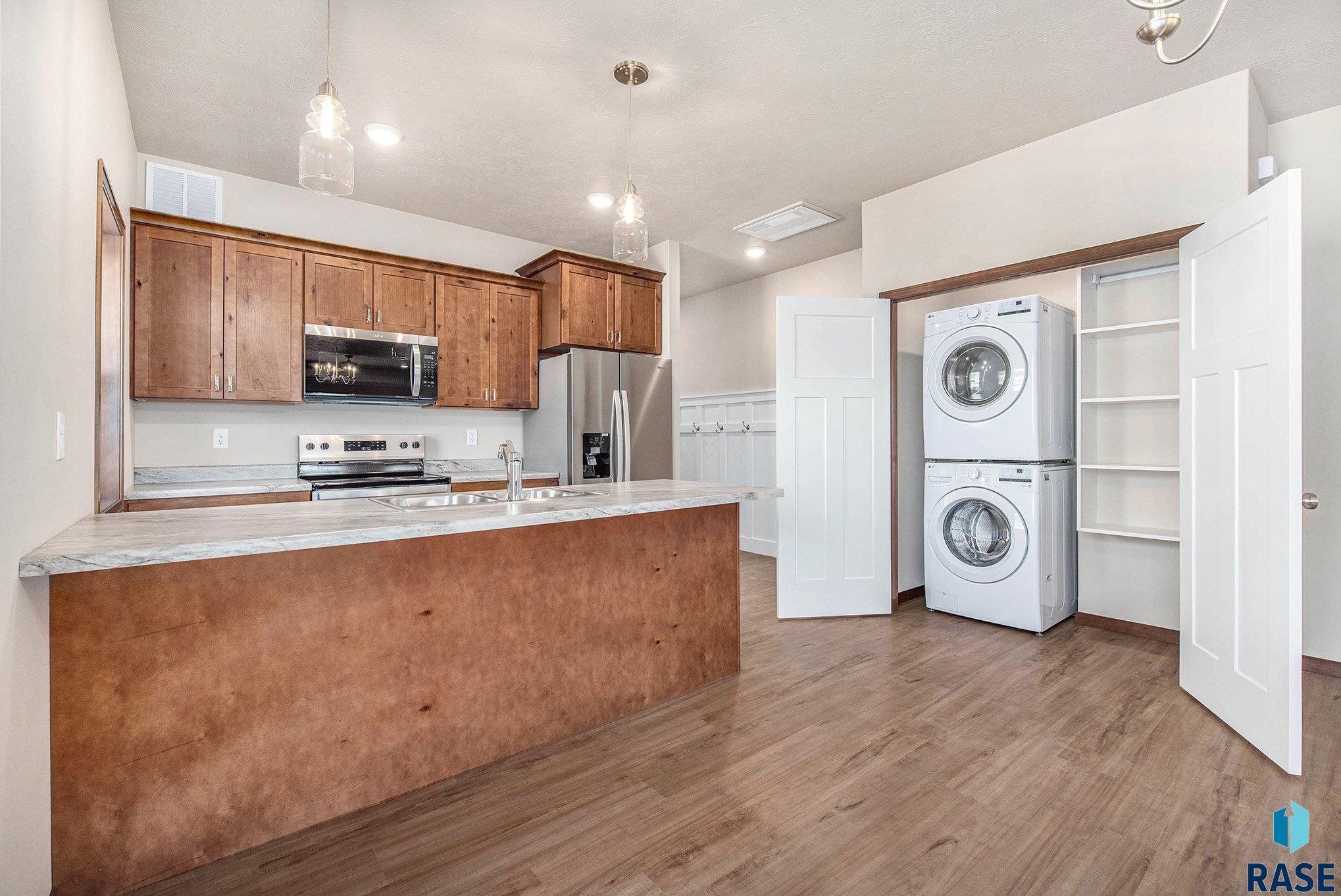 815 N Marquette Pl Place