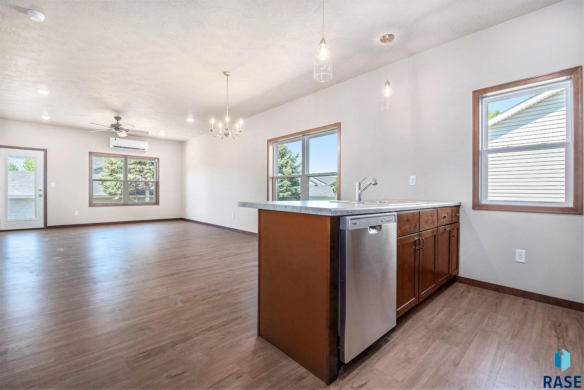 815 N Marquette Pl Place