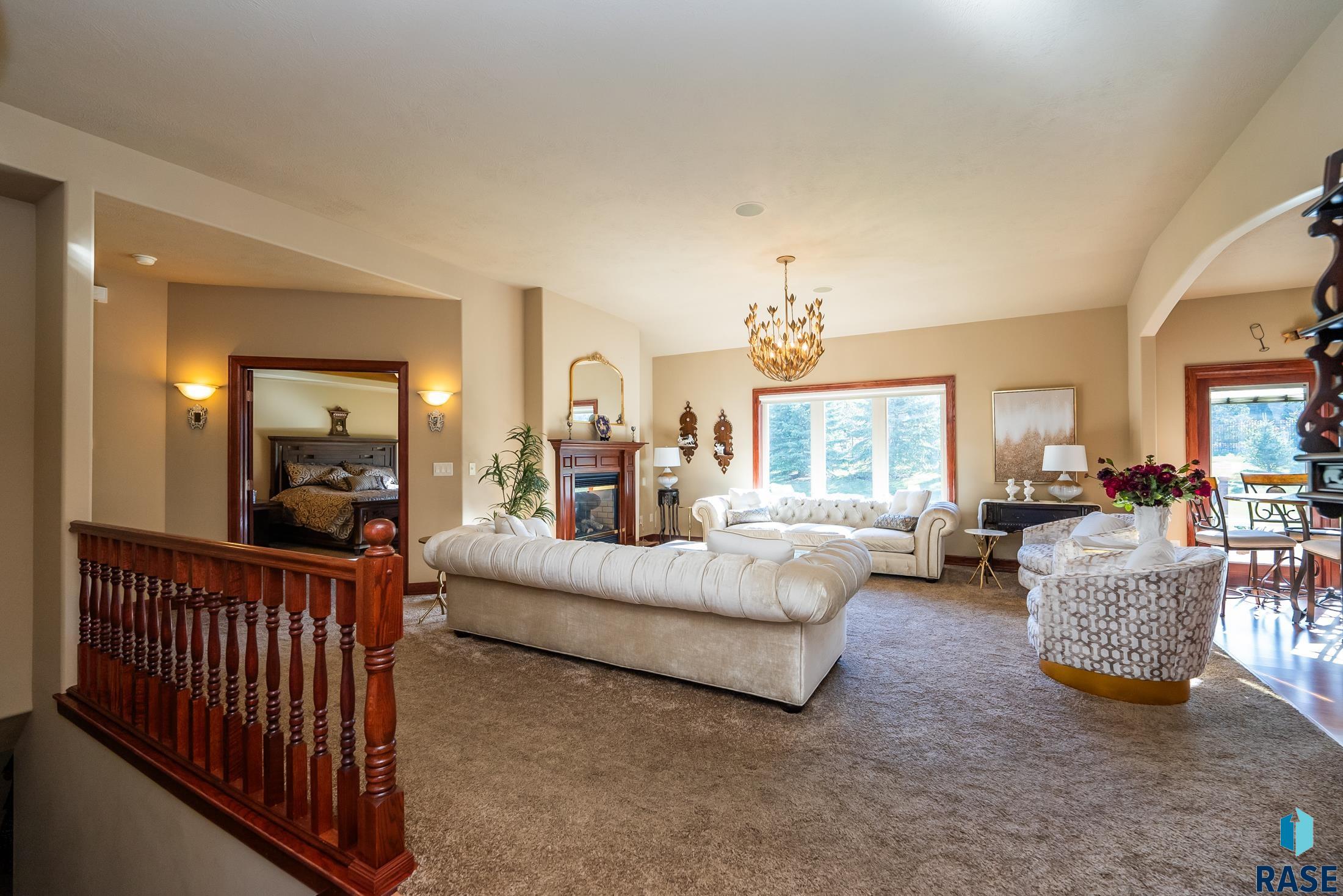 5604 S Josh Wyatt Dr