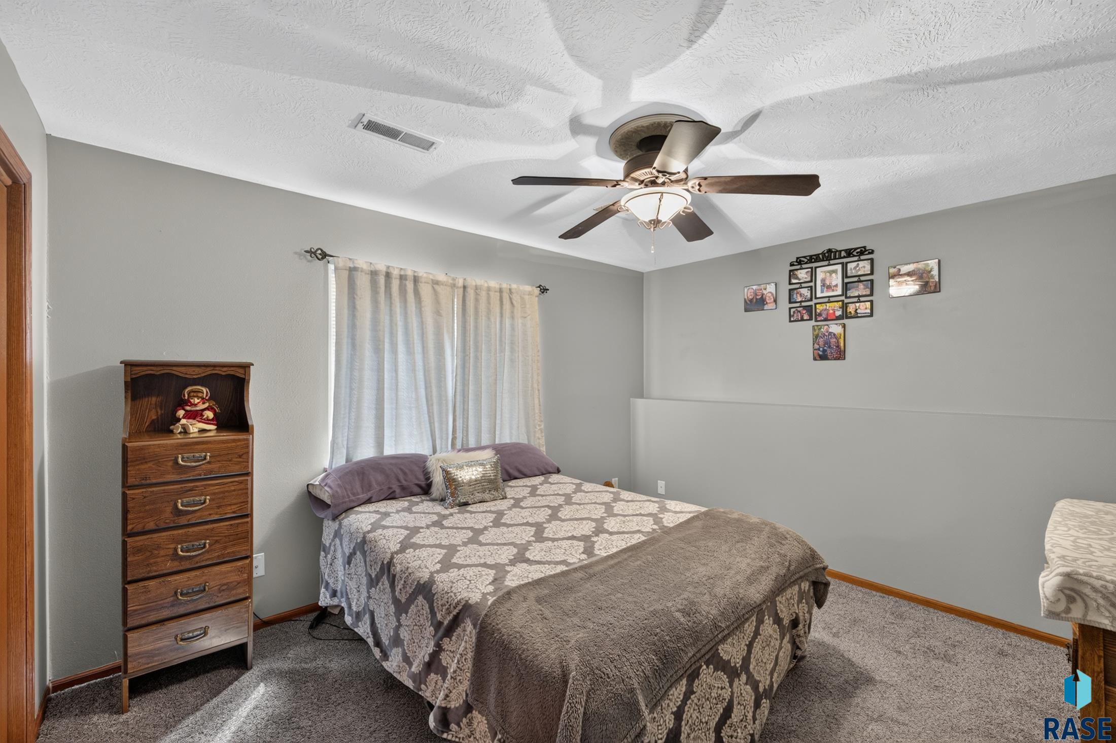 3409 N Orion Dr