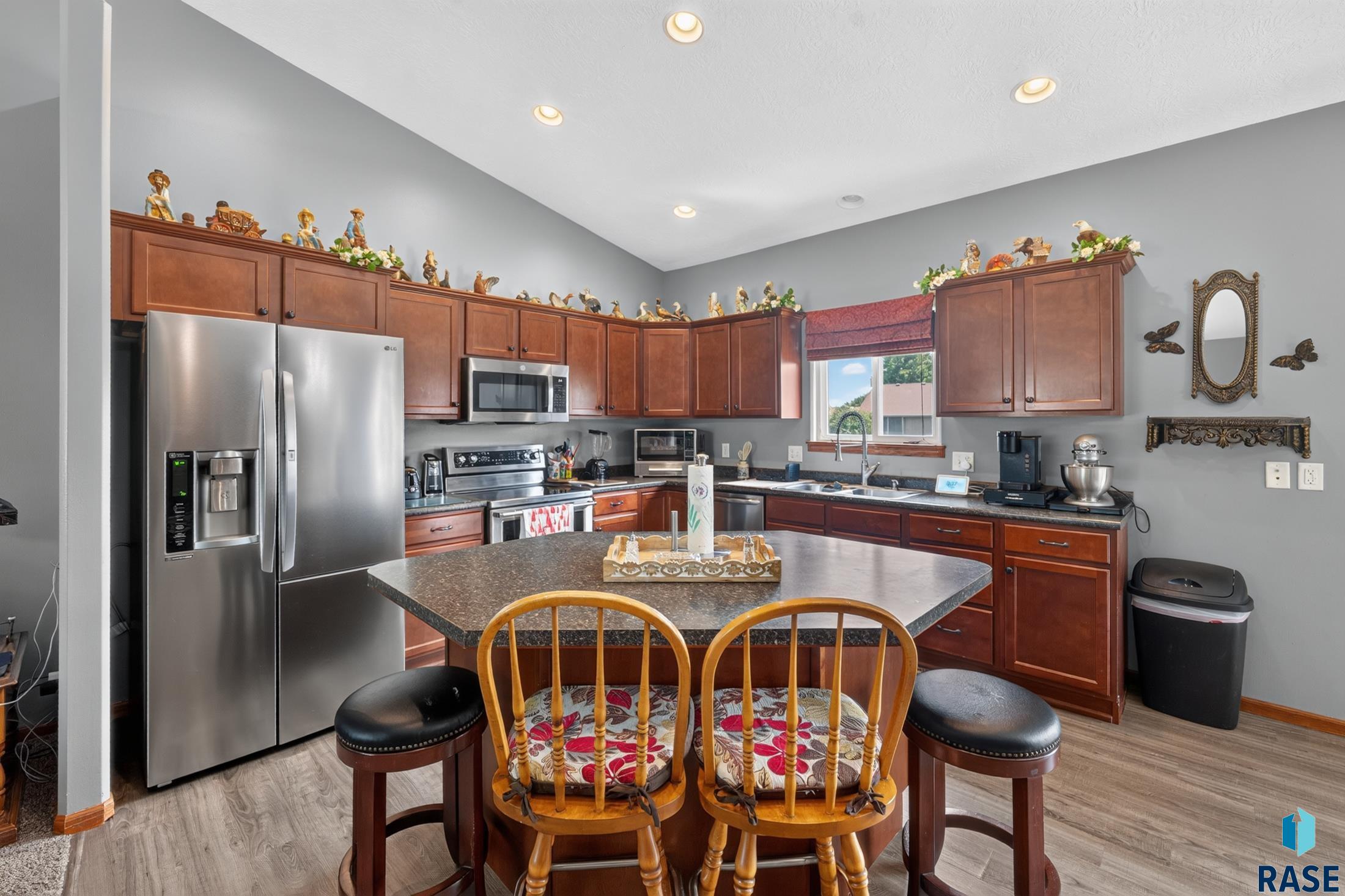 3409 N Orion Dr