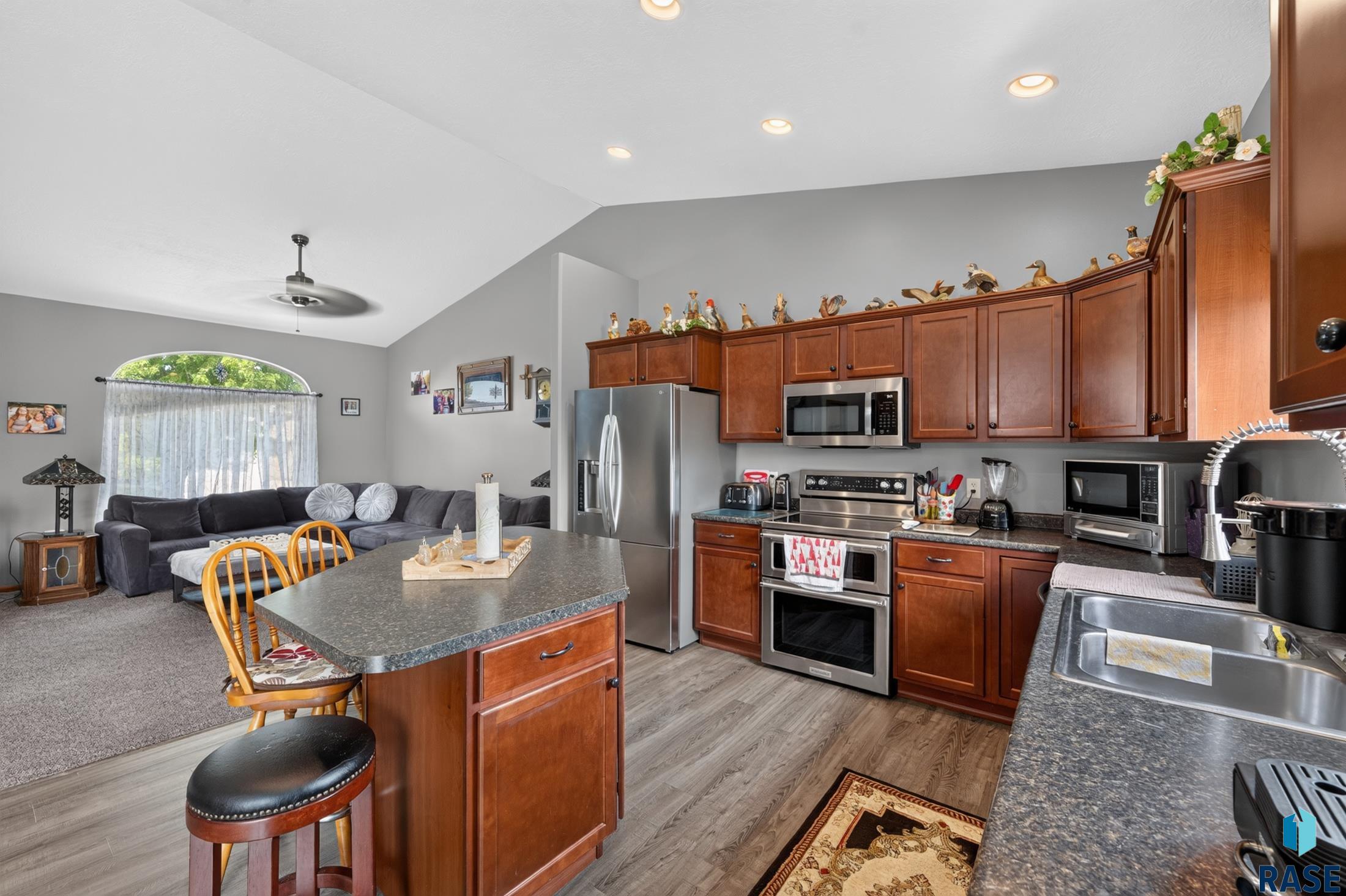 3409 N Orion Dr