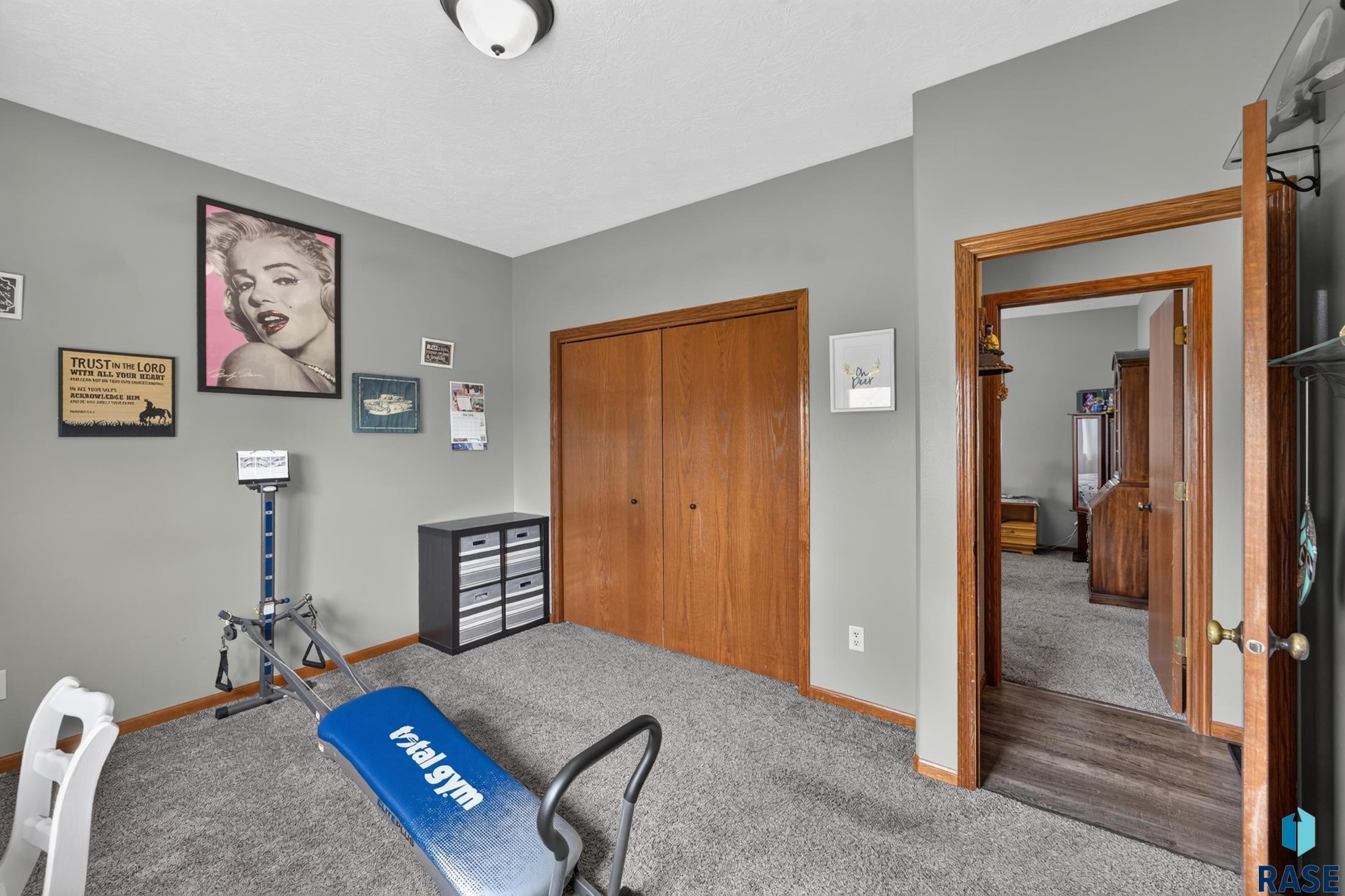 3409 N Orion Dr