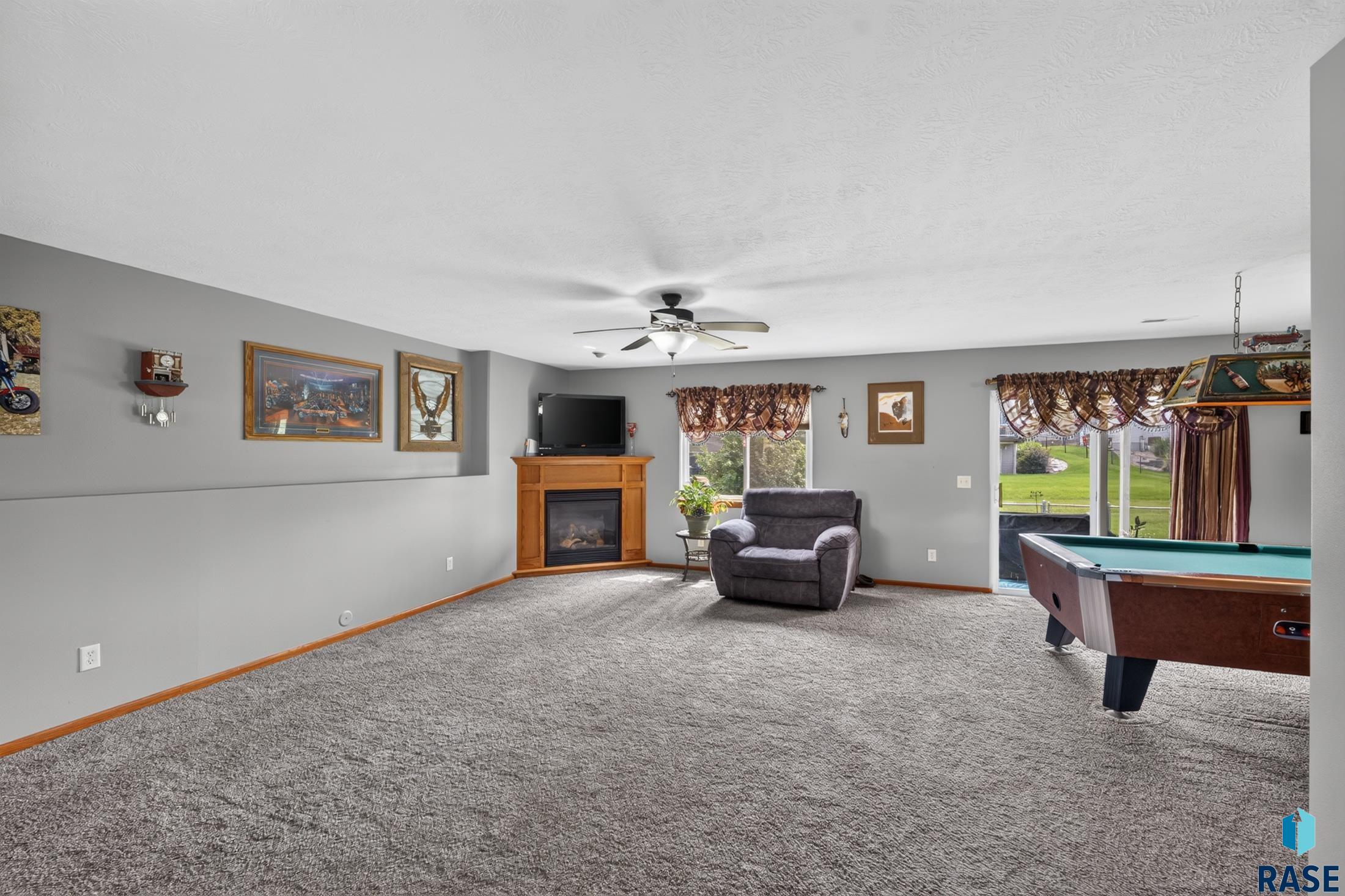 3409 N Orion Dr