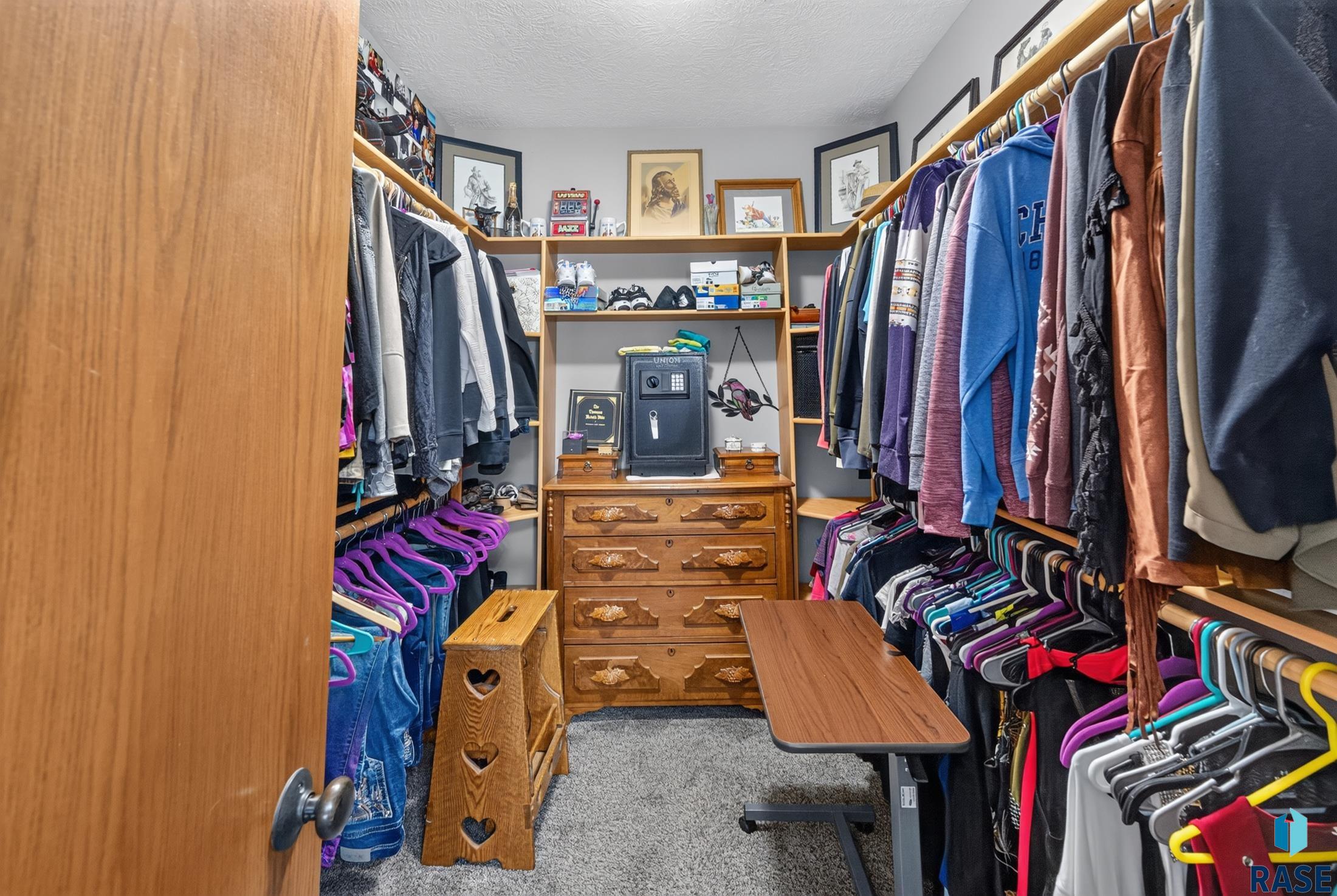 3409 N Orion Dr