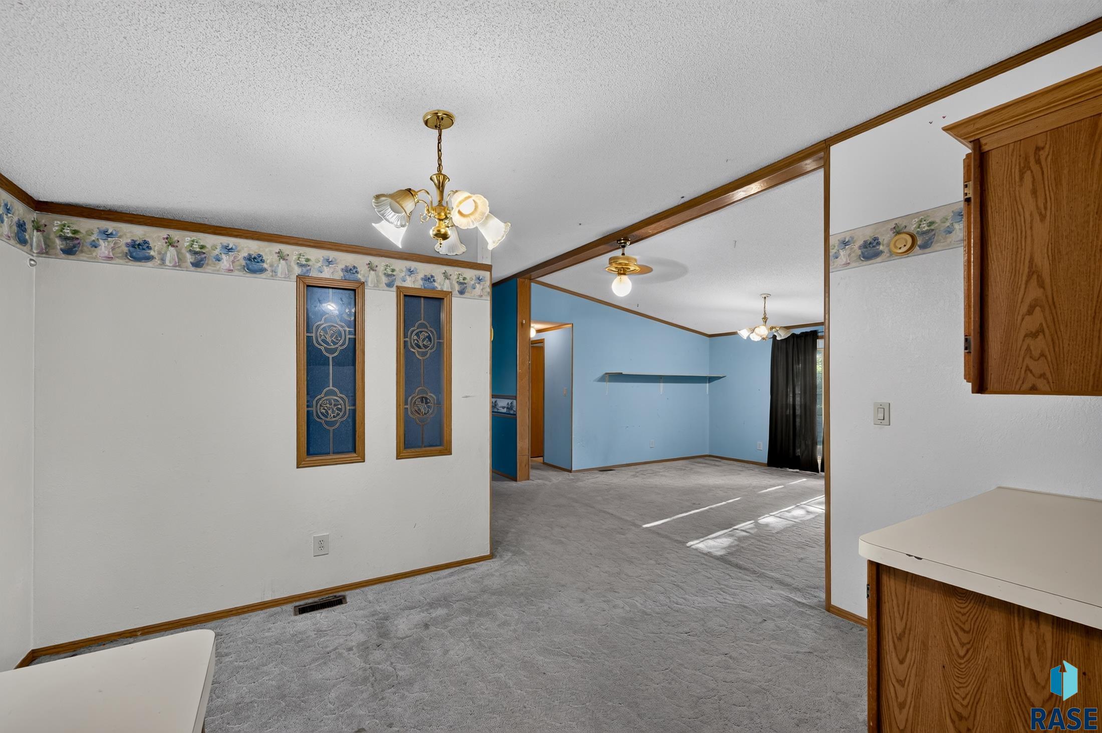 702 N Mallard Pl