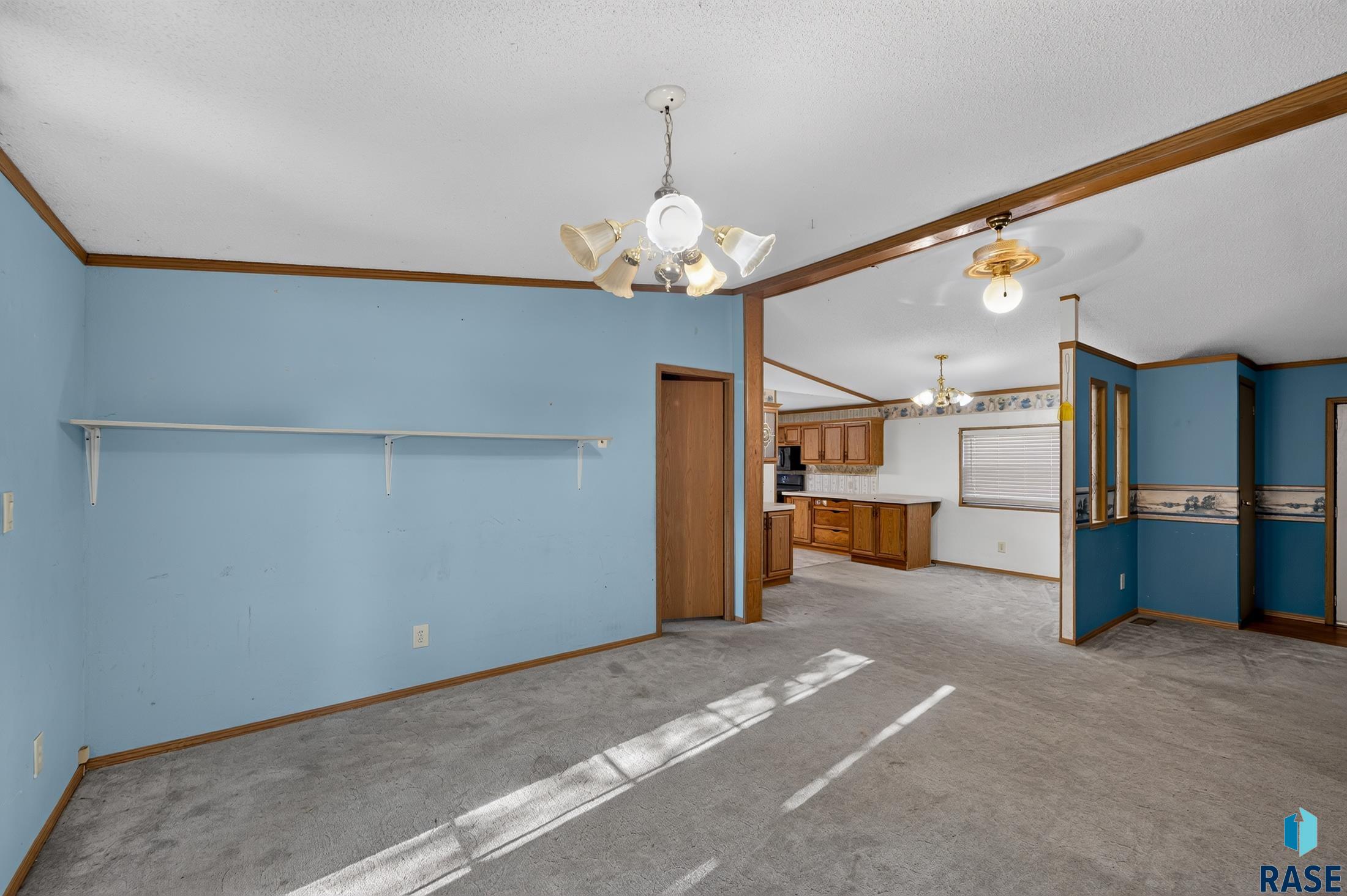 702 N Mallard Pl