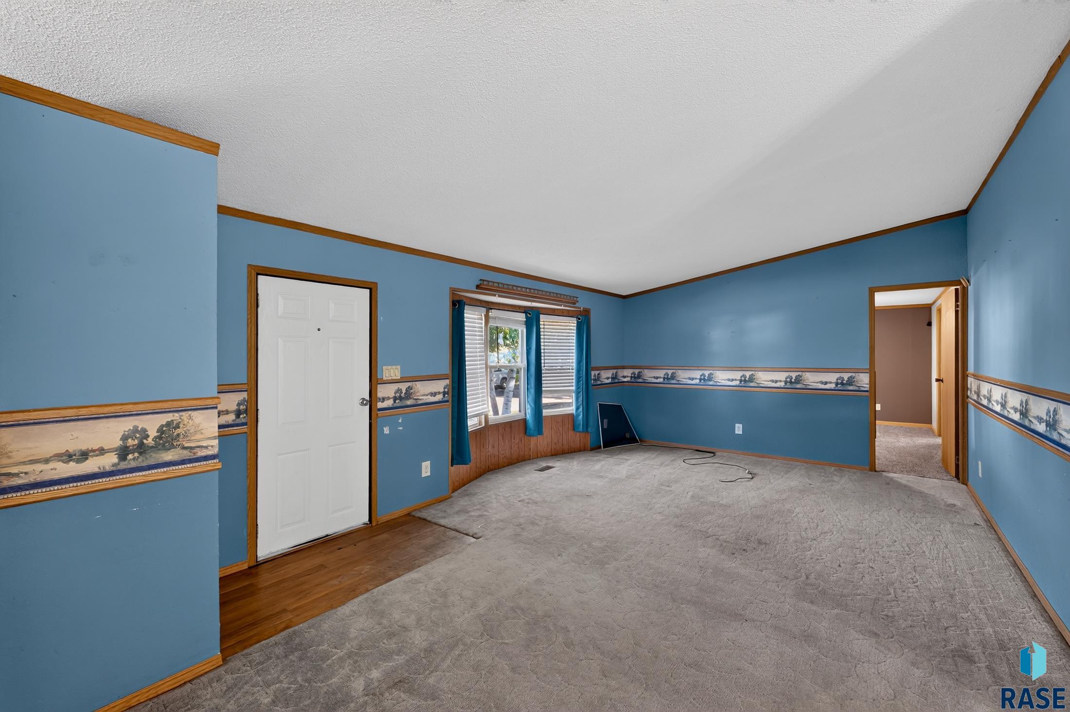 702 N Mallard Pl