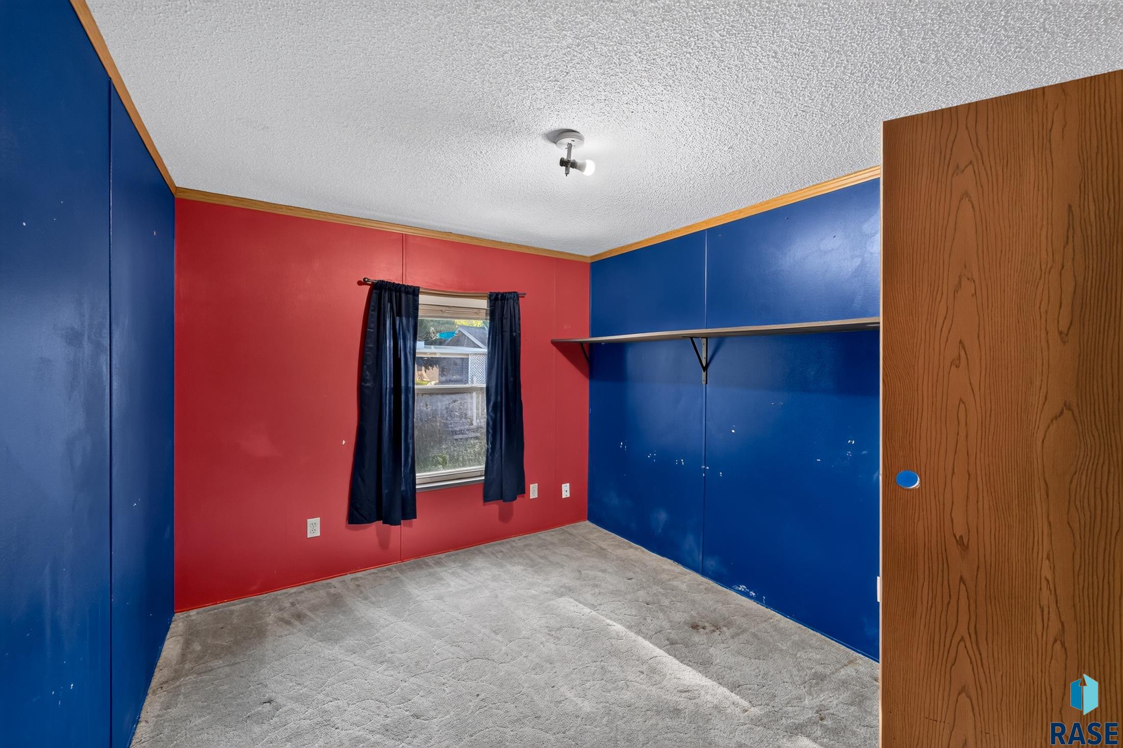 702 N Mallard Pl