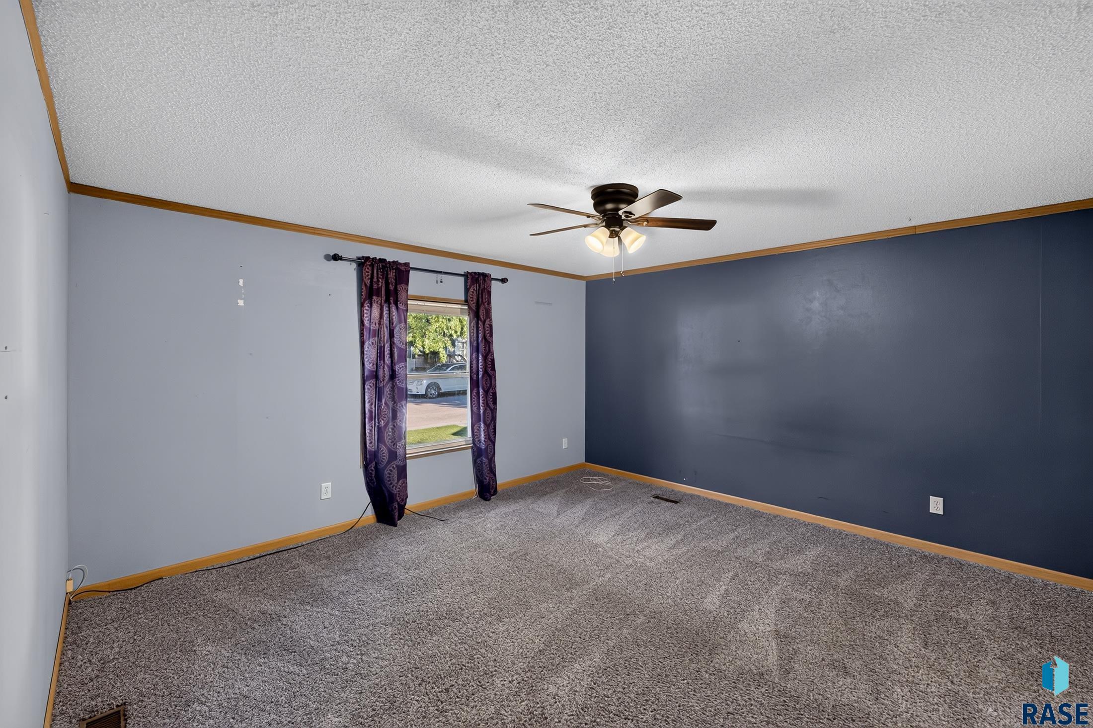 702 N Mallard Pl
