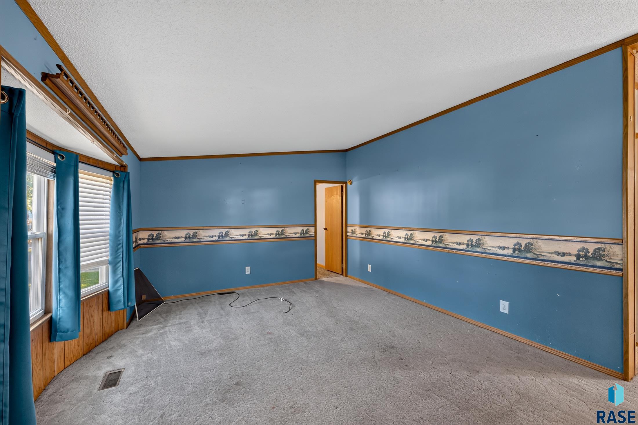 702 N Mallard Pl