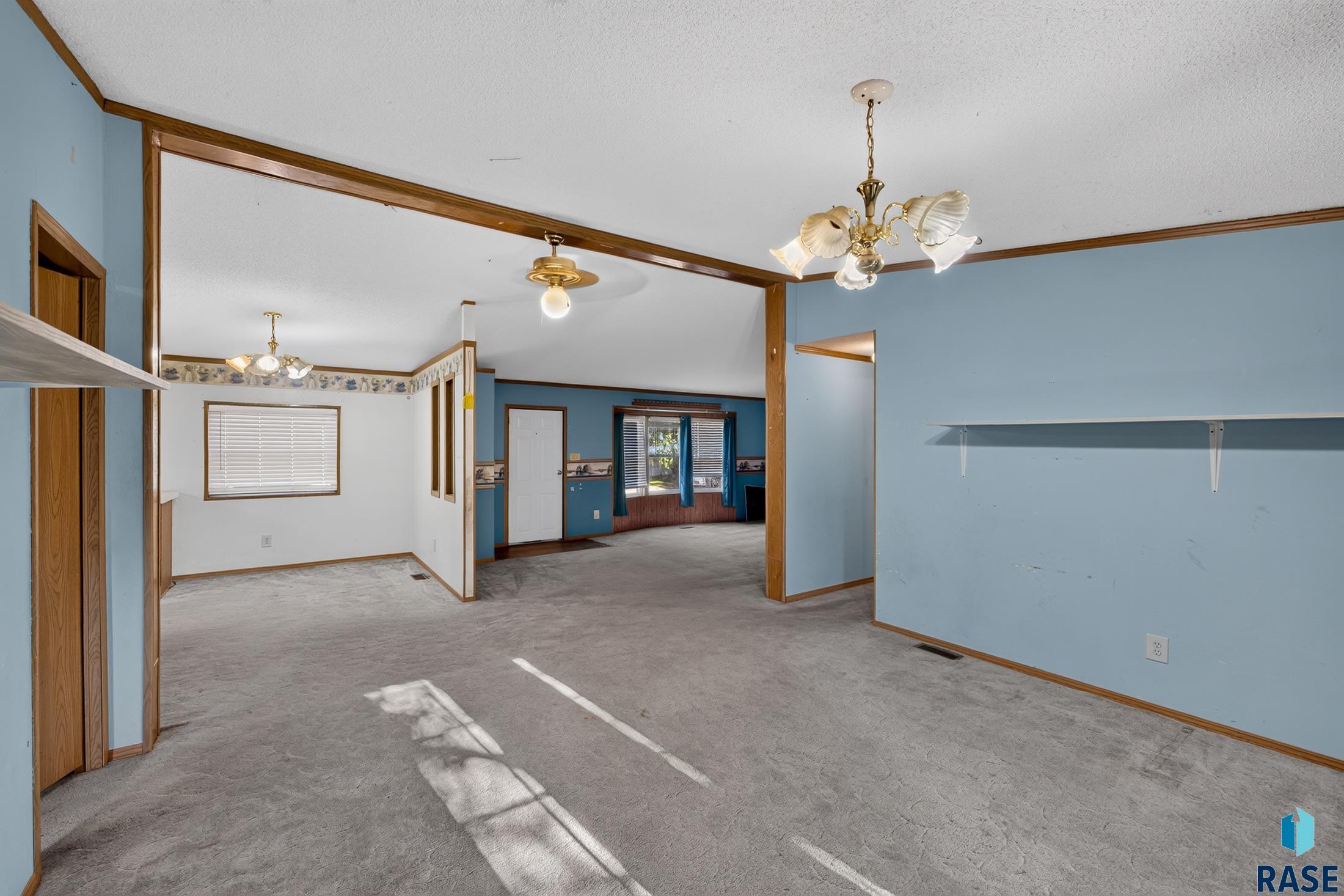 702 N Mallard Pl