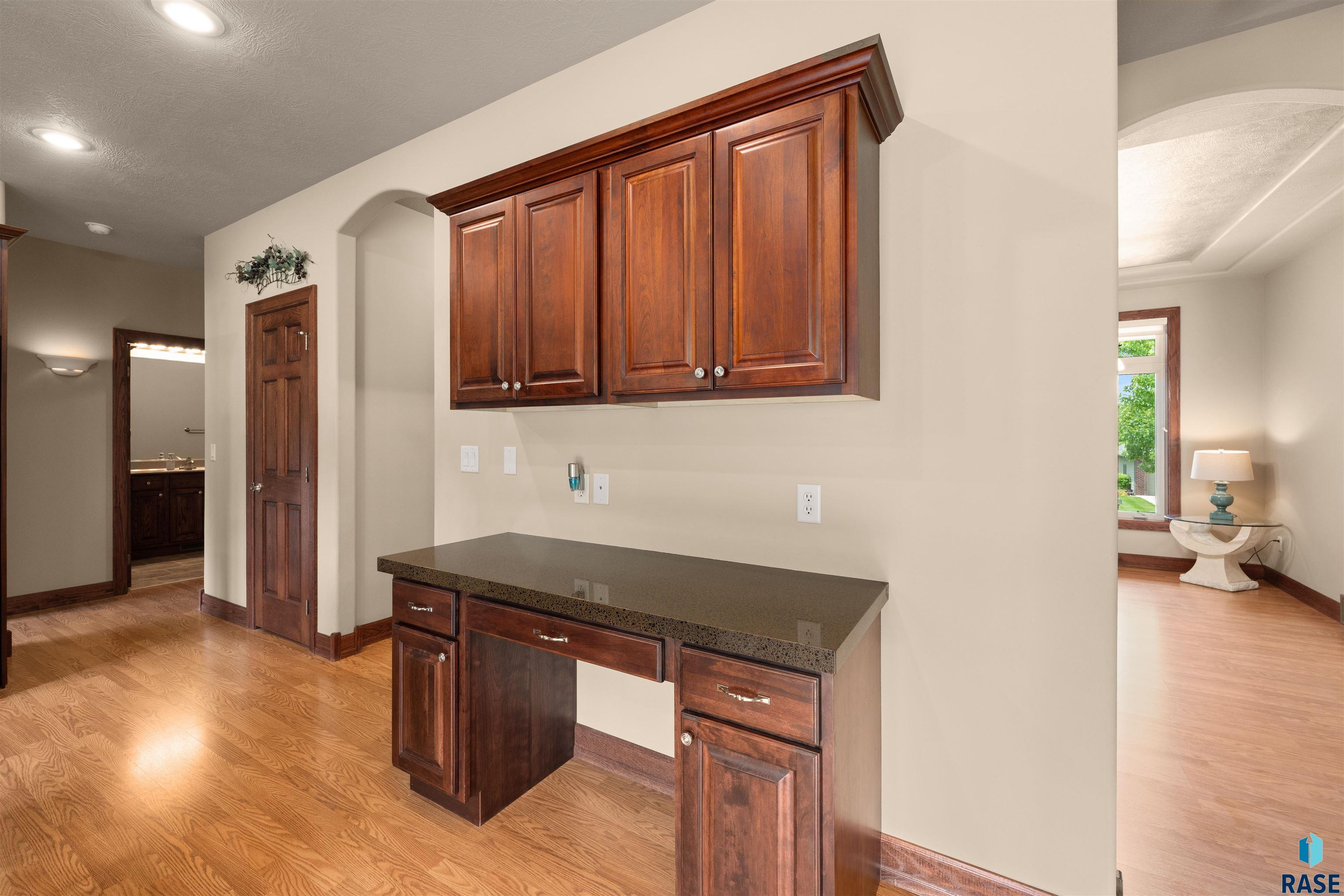 5604 S Josh Wyatt Dr