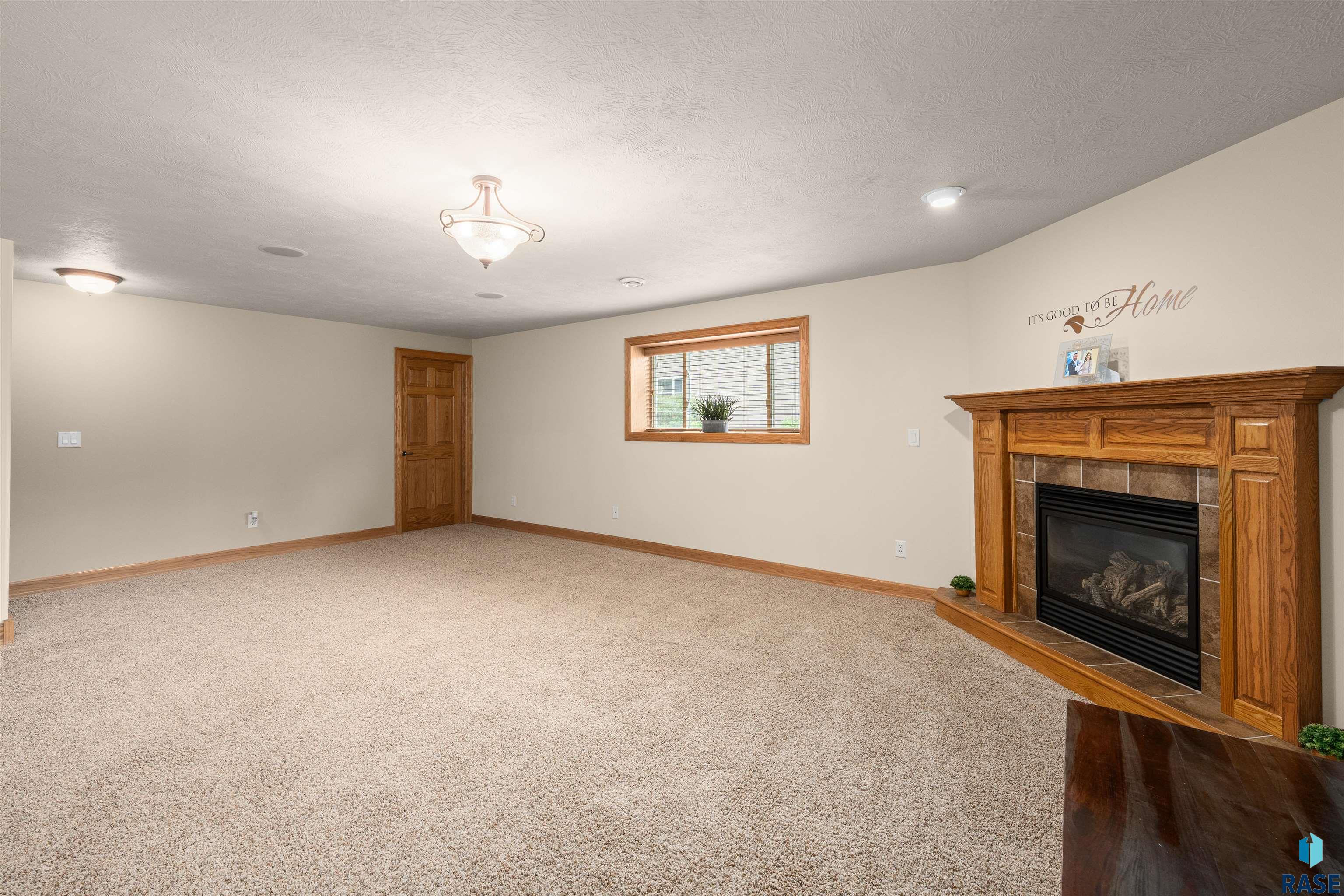 5604 S Josh Wyatt Dr