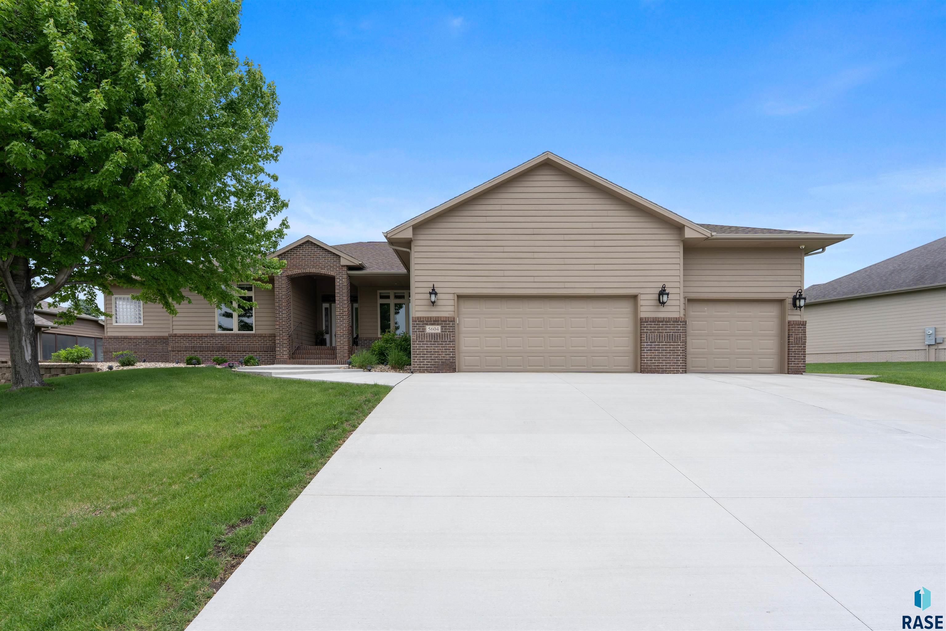 5604 S Josh Wyatt Dr