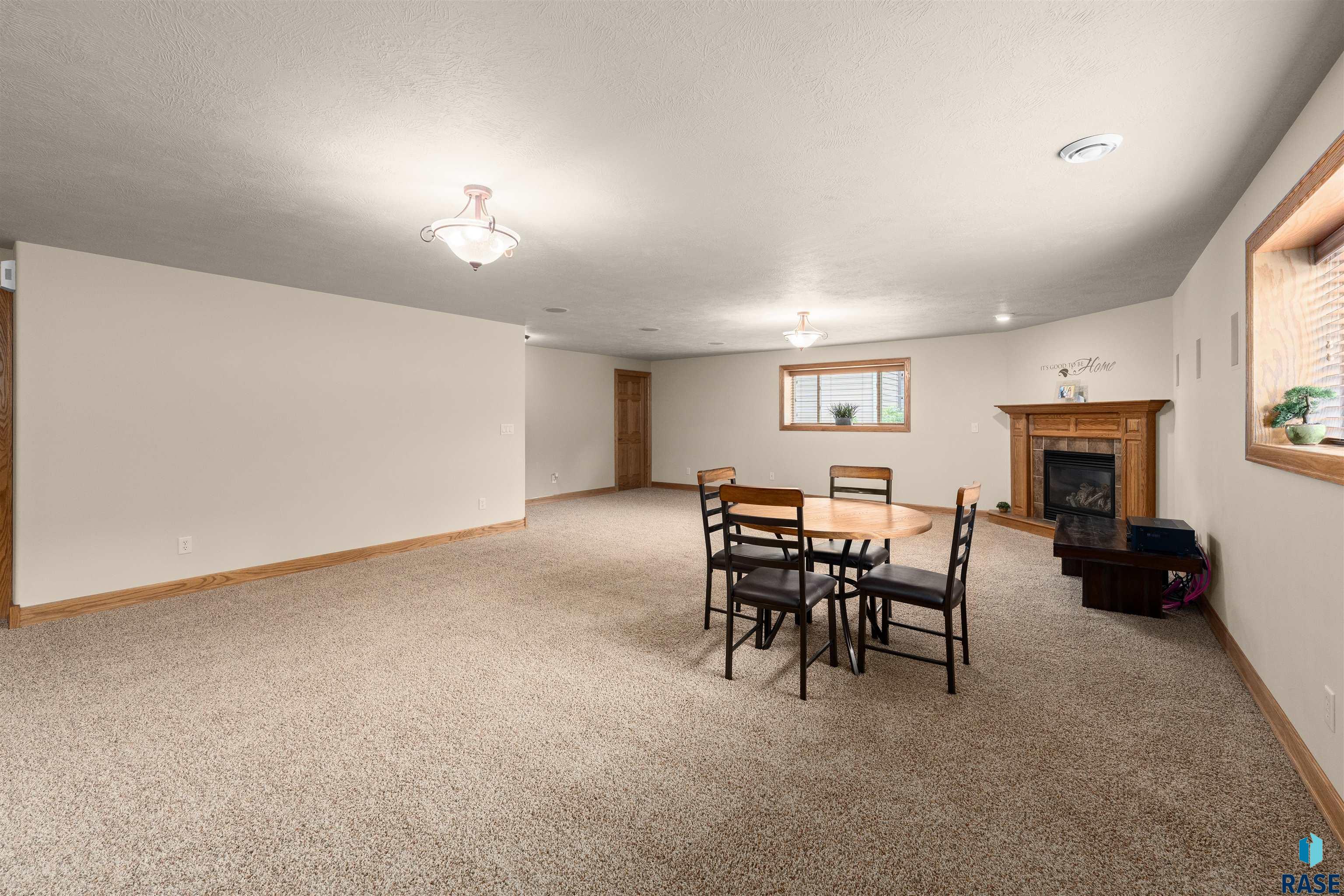 5604 S Josh Wyatt Dr