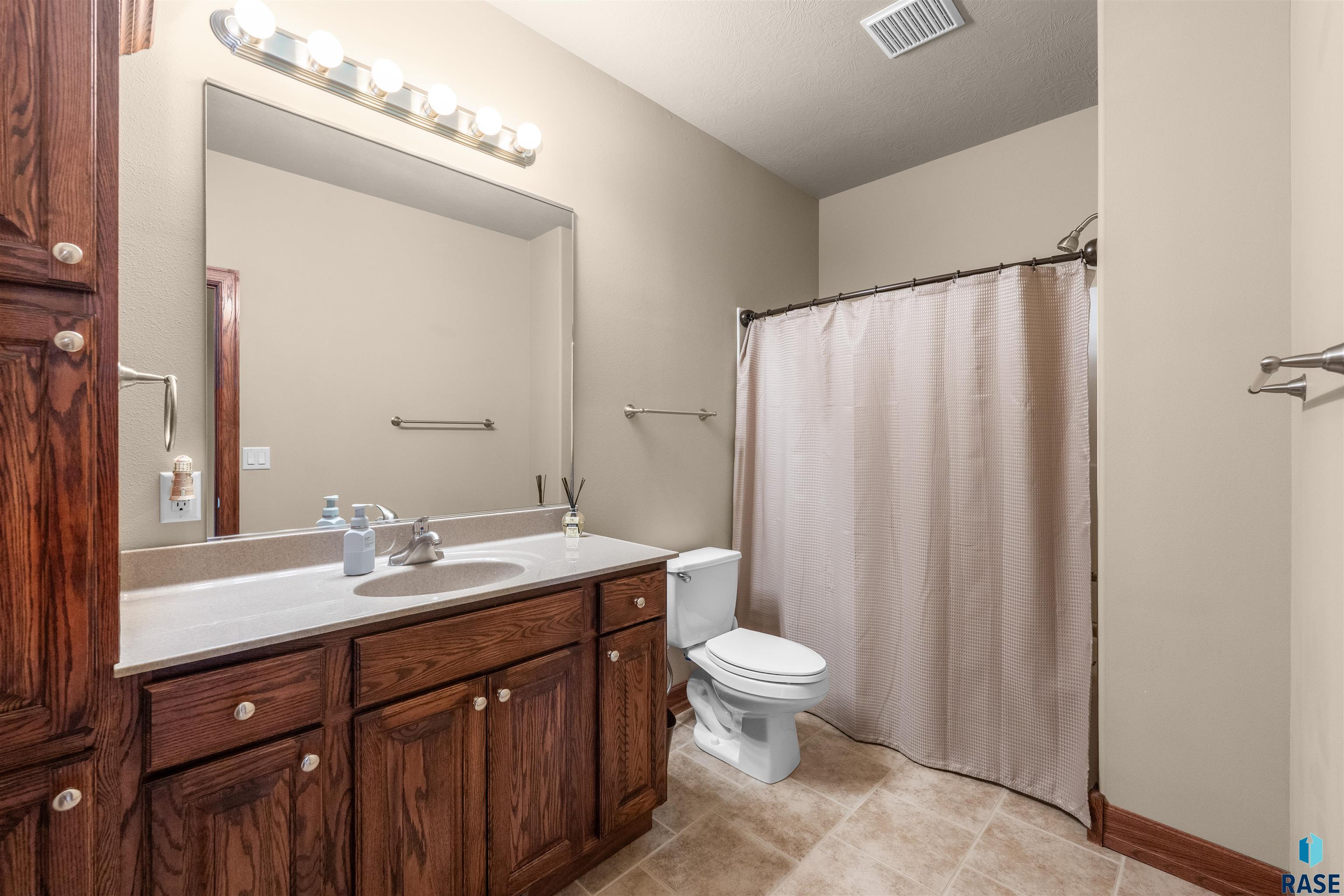 5604 S Josh Wyatt Dr