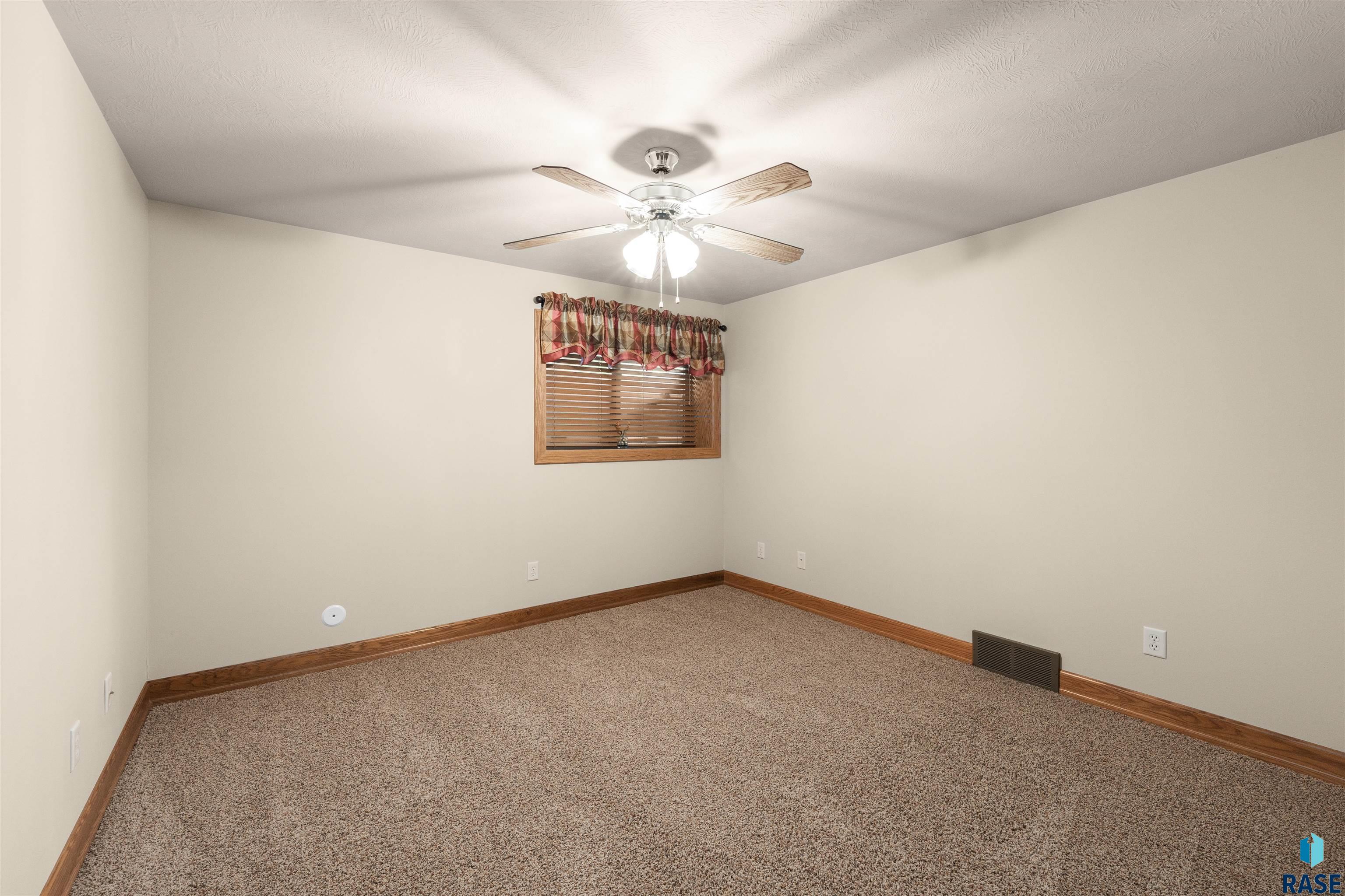 5604 S Josh Wyatt Dr