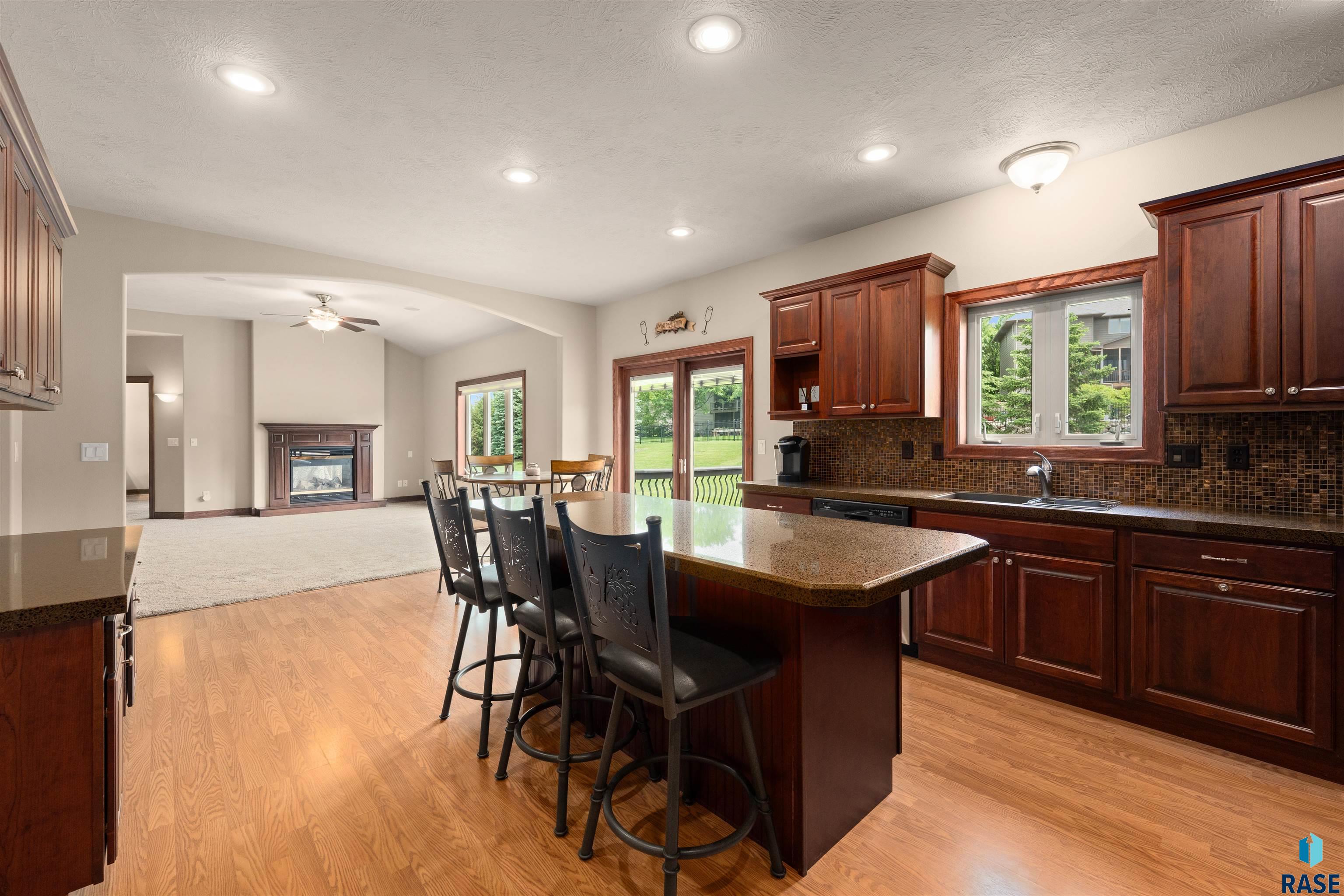 5604 S Josh Wyatt Dr
