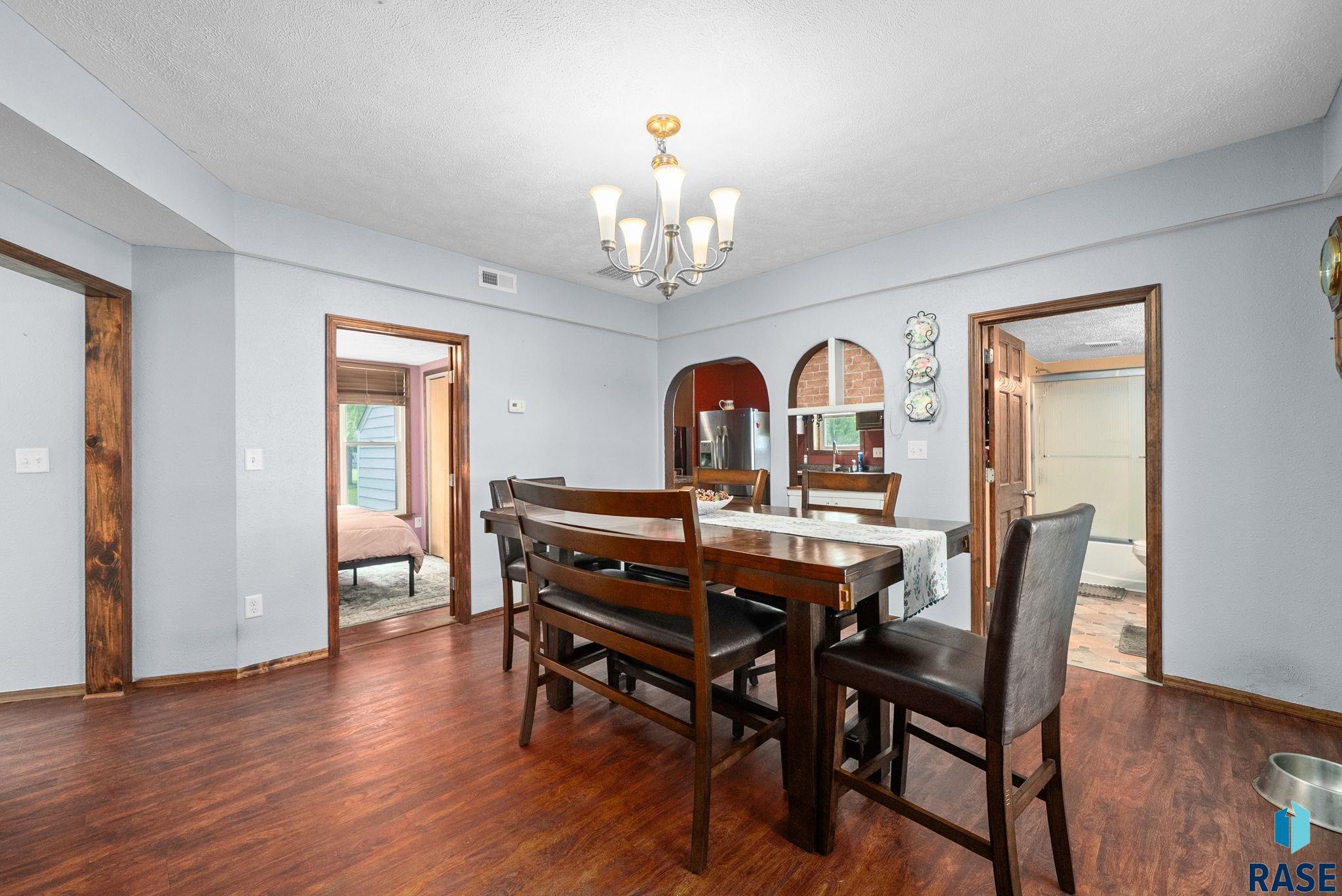 304 N Western Ave