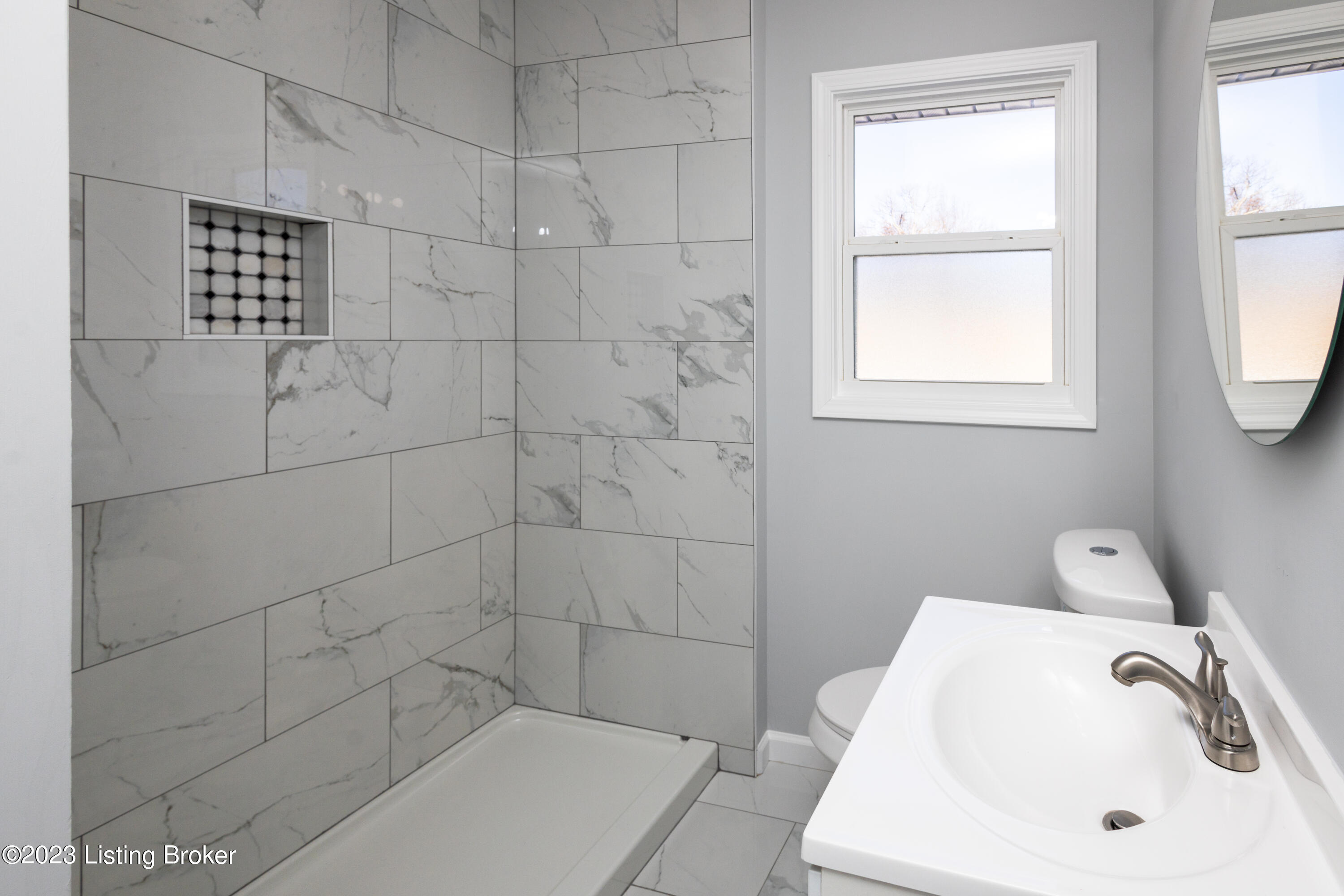 4015 Naomi Dr