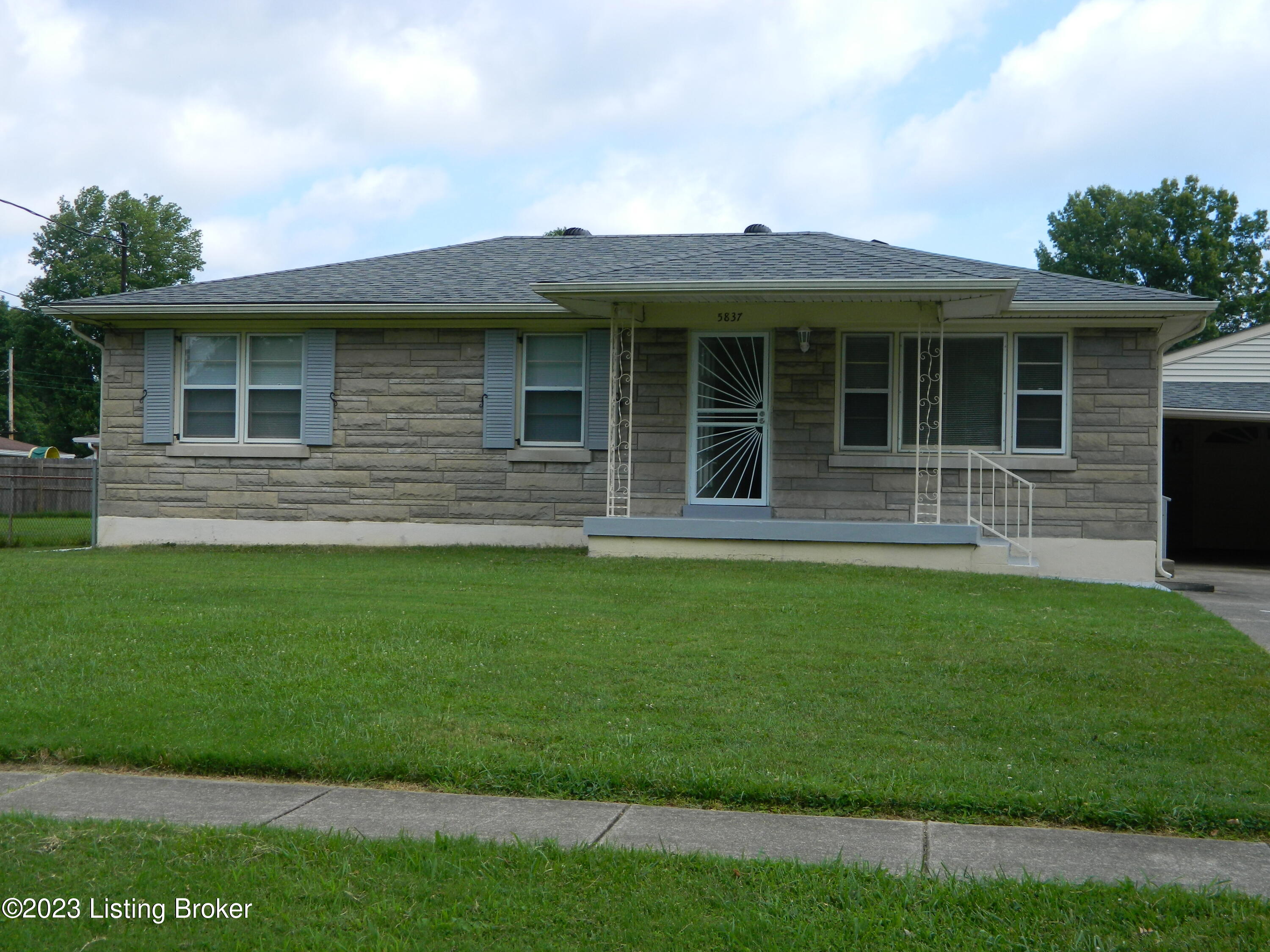 5837 W Pages Ln