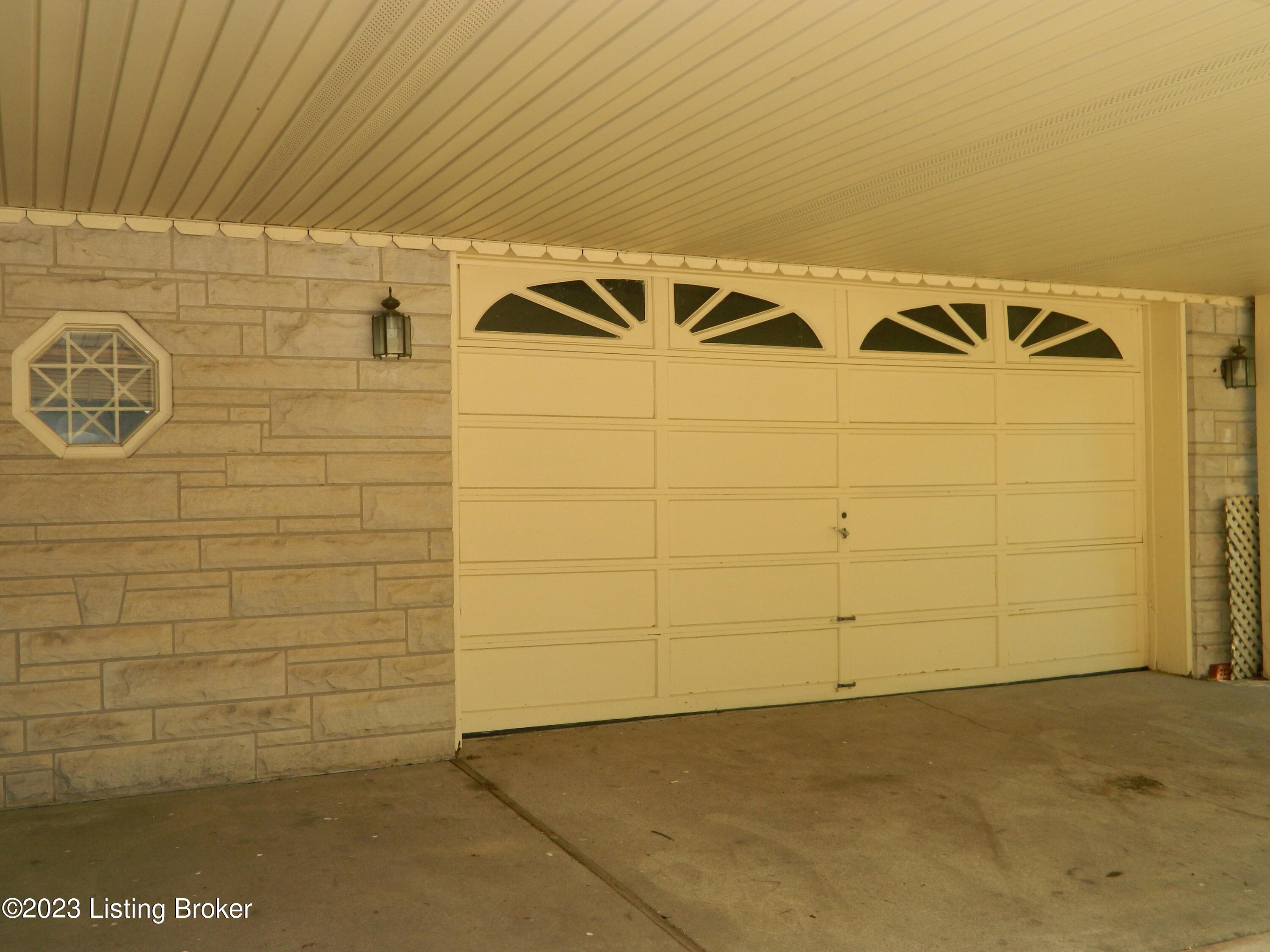 5837 W Pages Ln