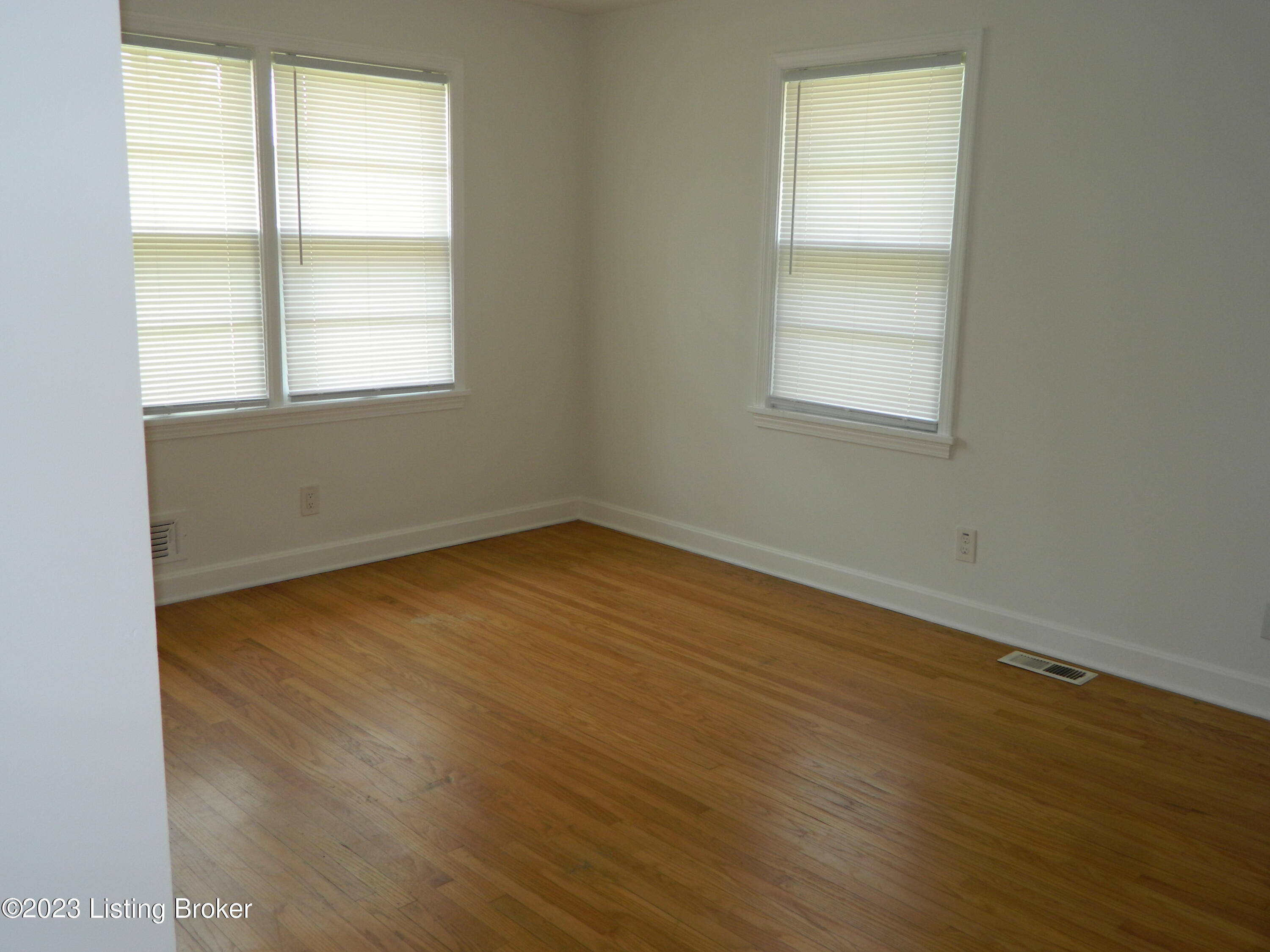 5837 W Pages Ln