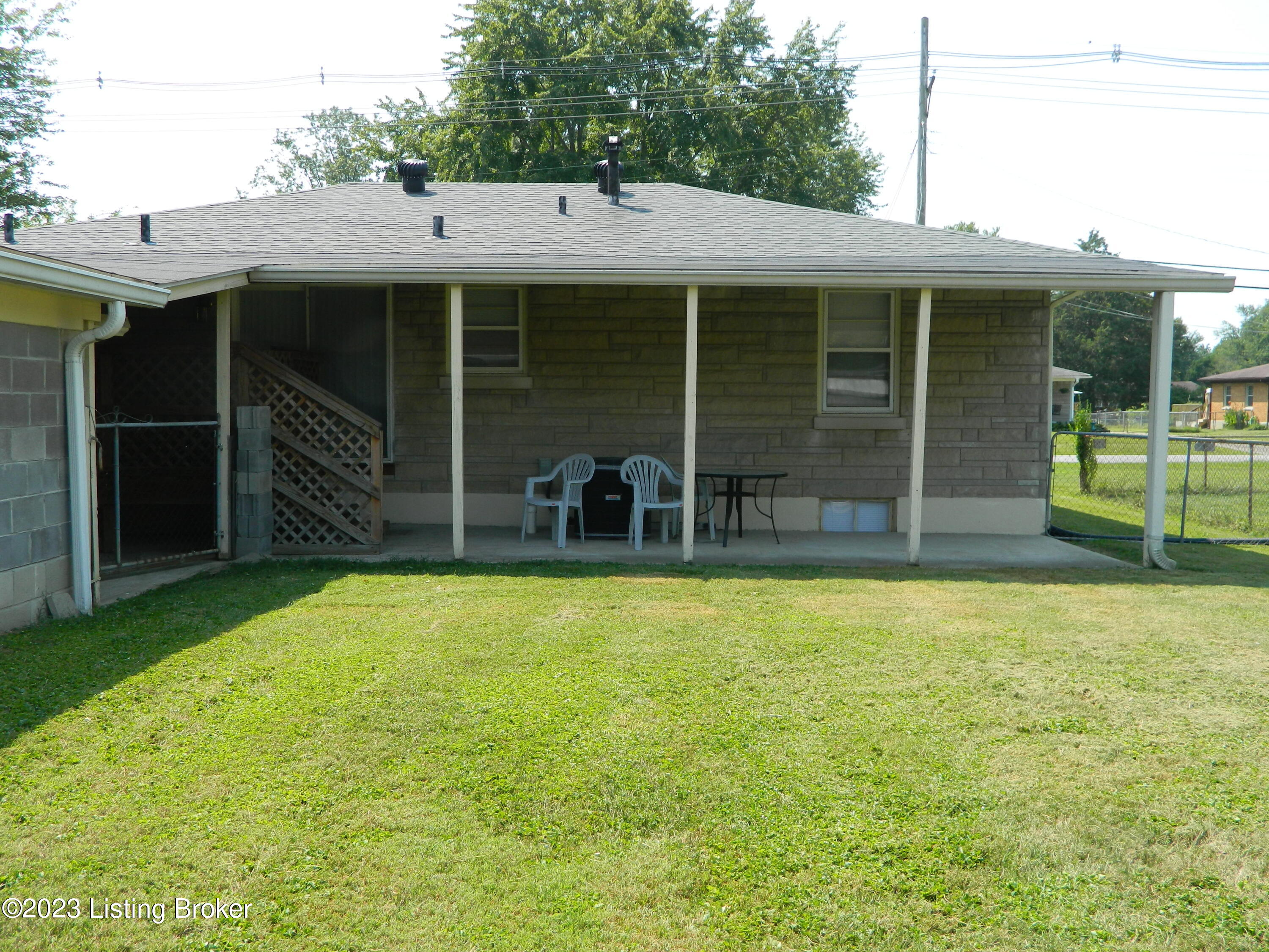 5837 W Pages Ln