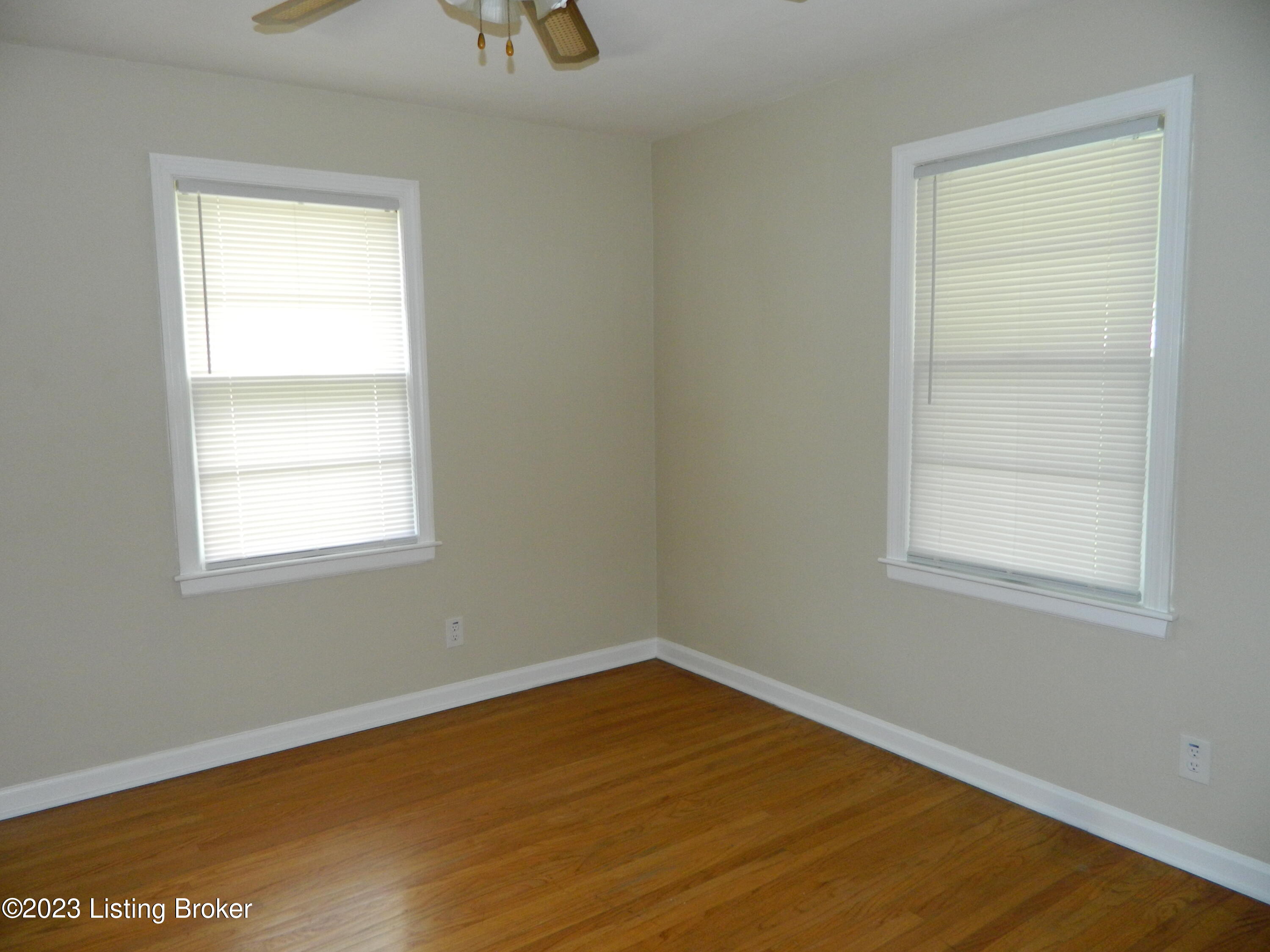5837 W Pages Ln