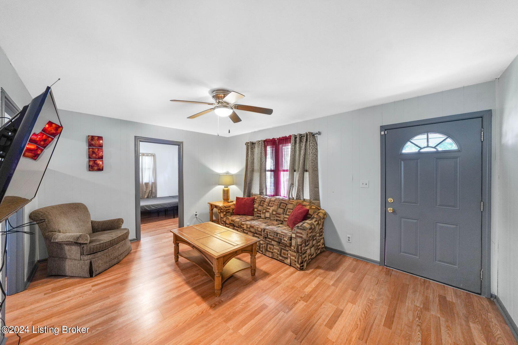 1704 Nelson Ave