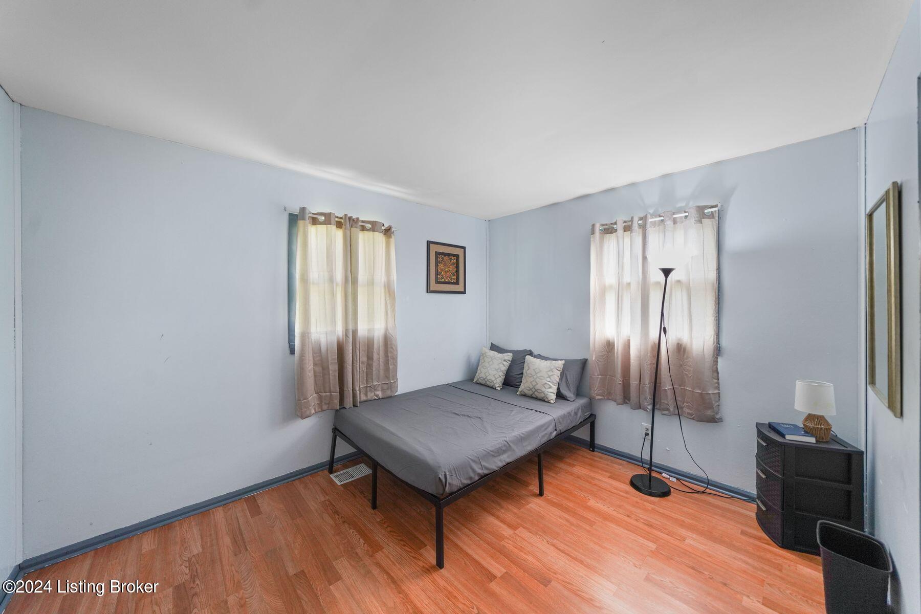 1704 Nelson Ave