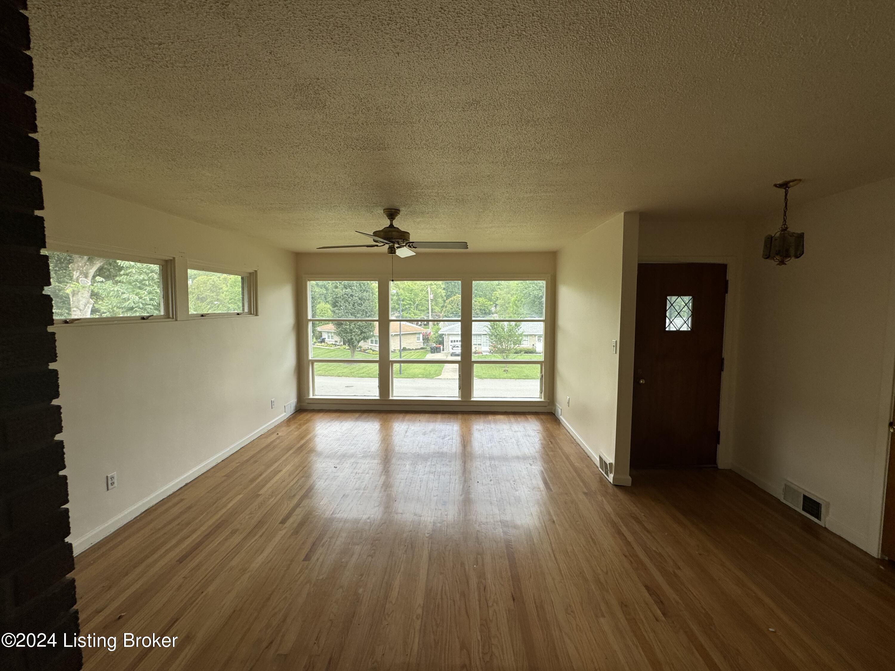 5352 Southdale Rd