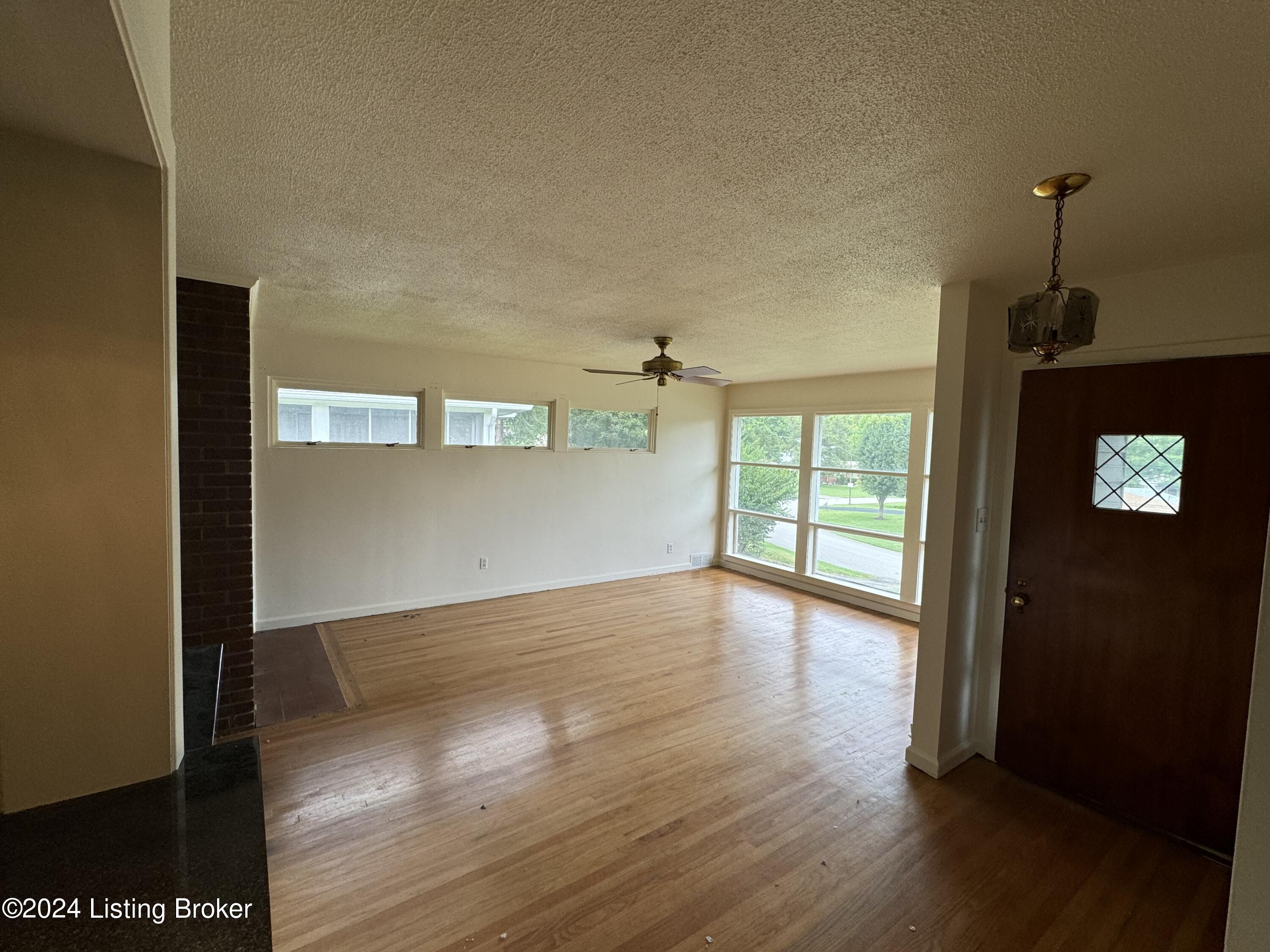 5352 Southdale Rd
