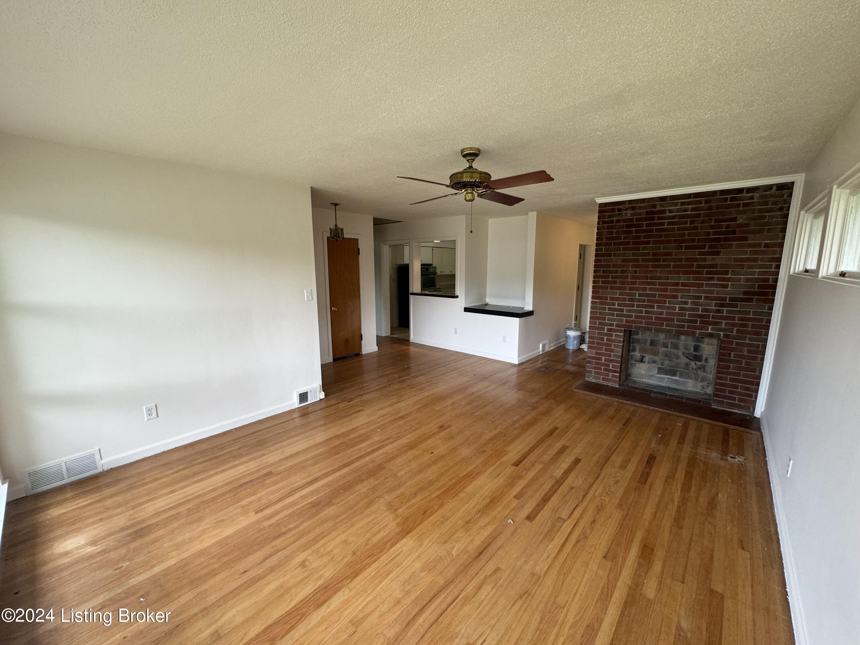 5352 Southdale Rd