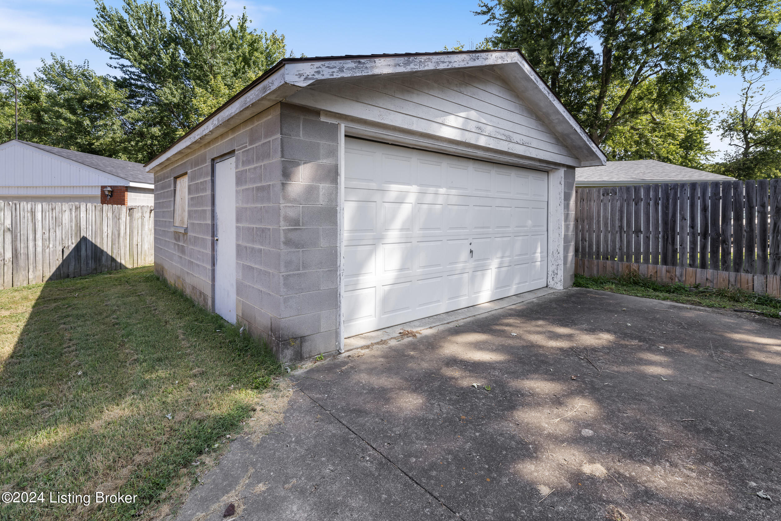 2801 Triplett Ct