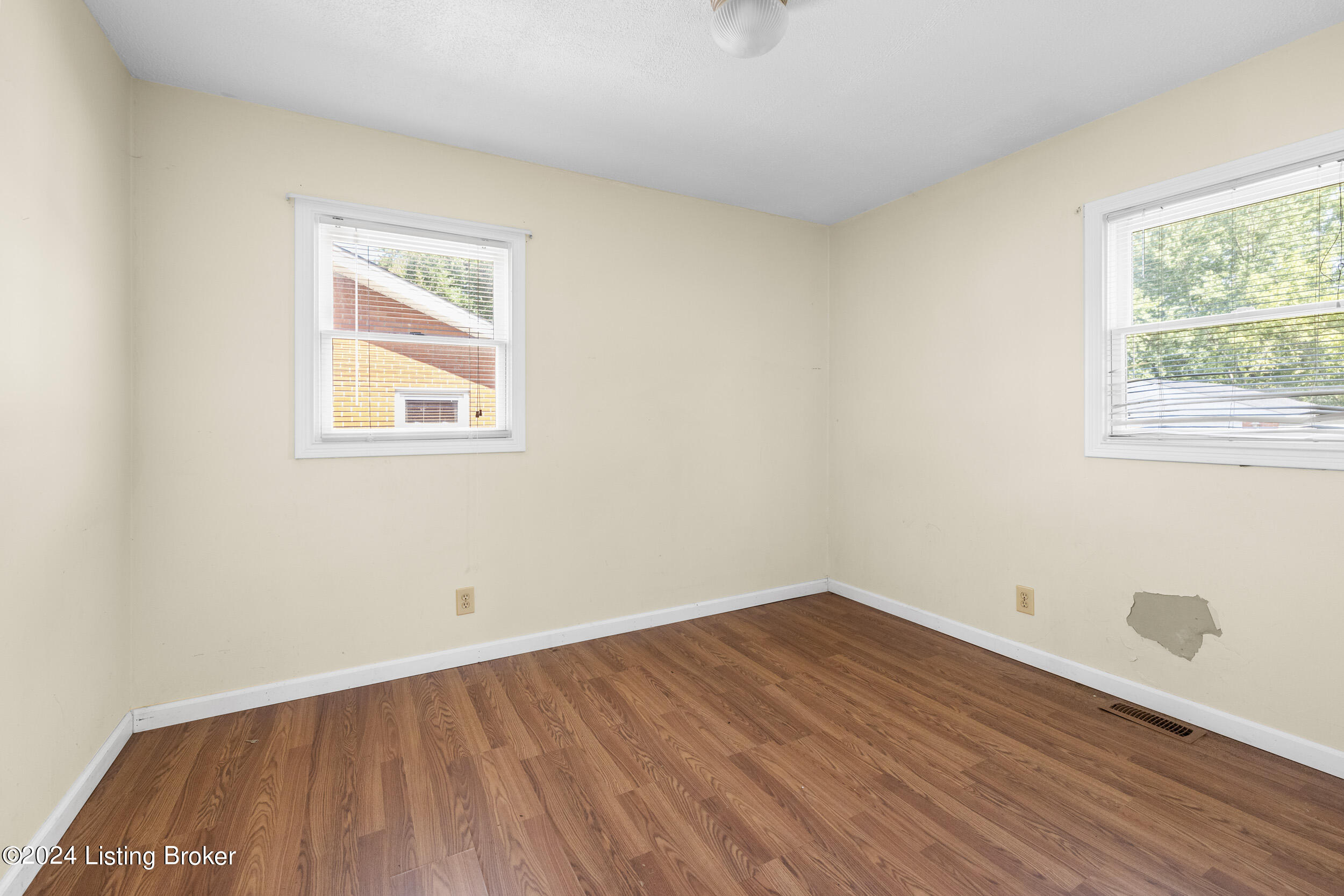 2801 Triplett Ct