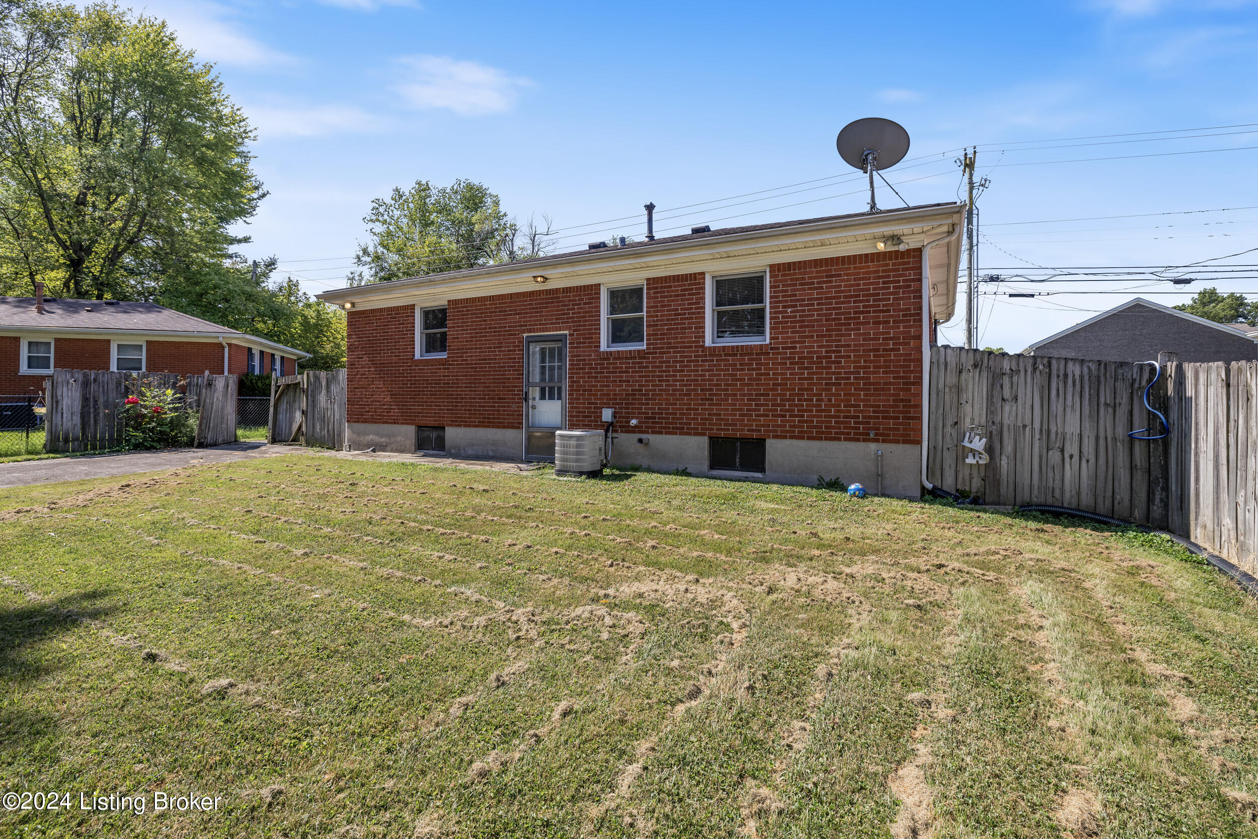 2801 Triplett Ct