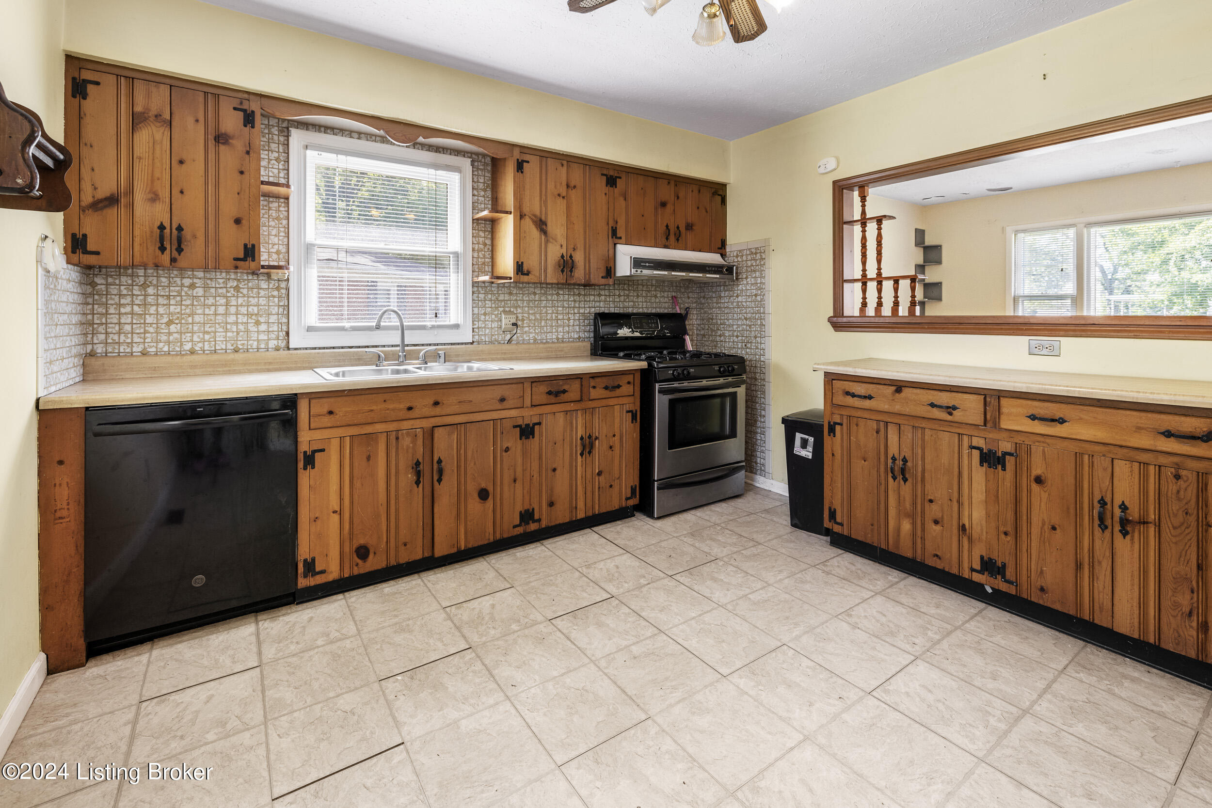 2801 Triplett Ct