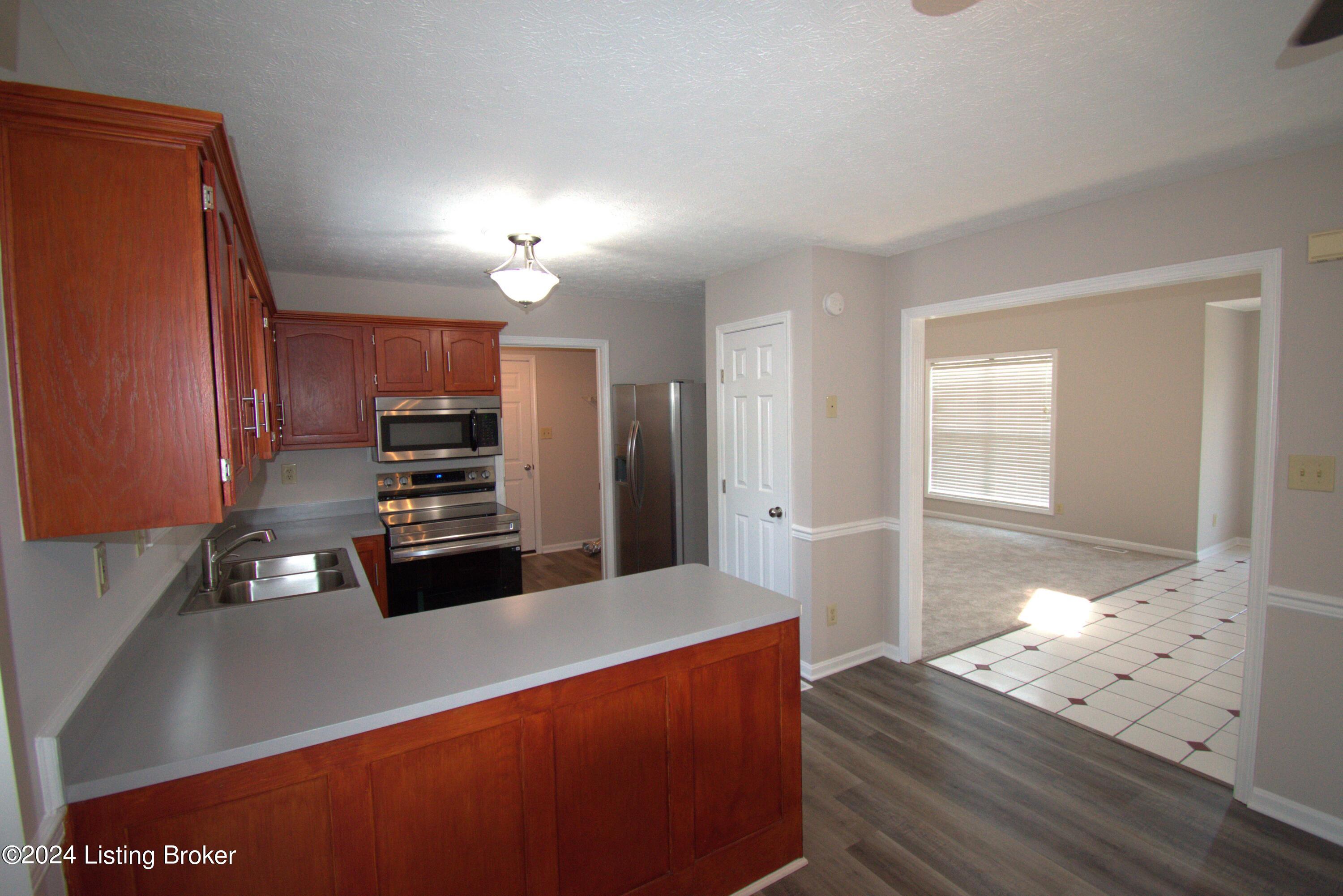 4733 Ferrer Way