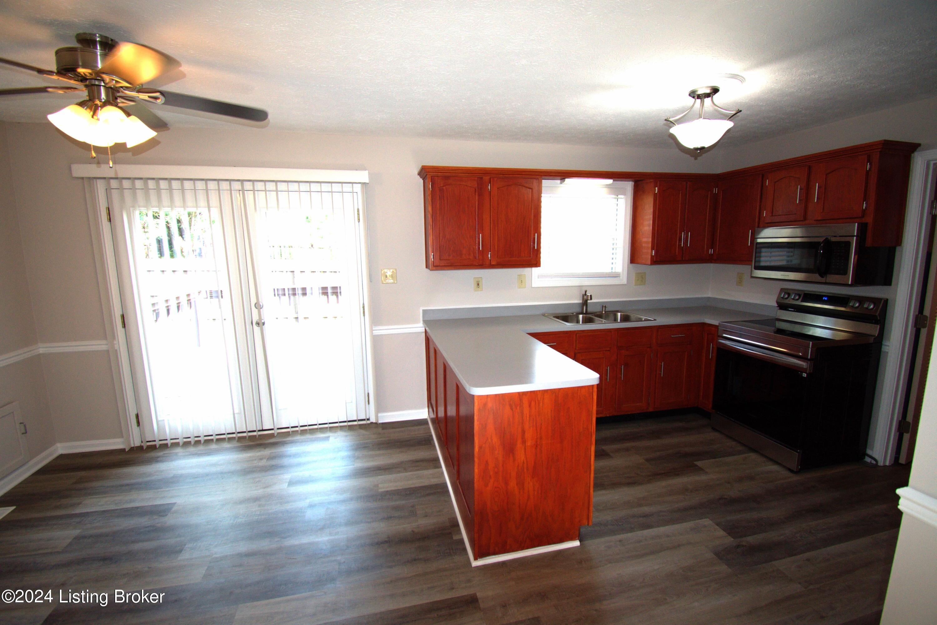 4733 Ferrer Way