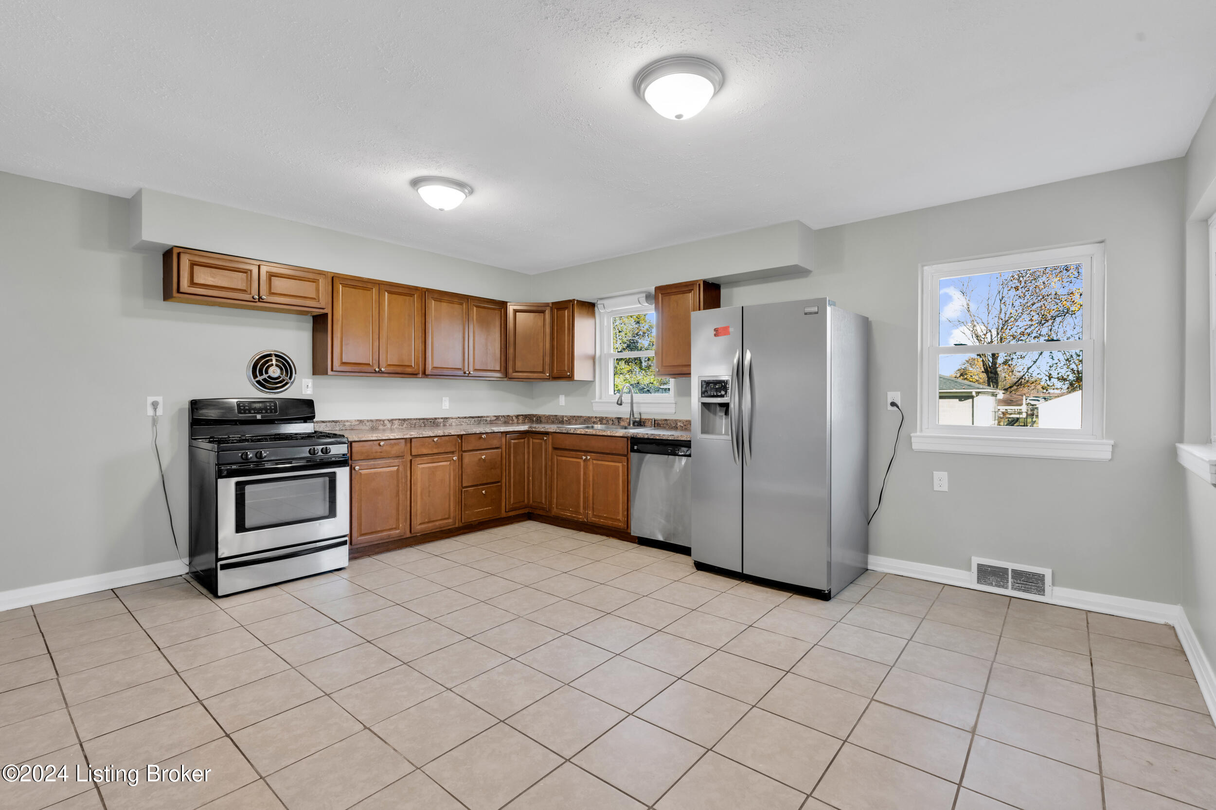 3105 Ralph Ave