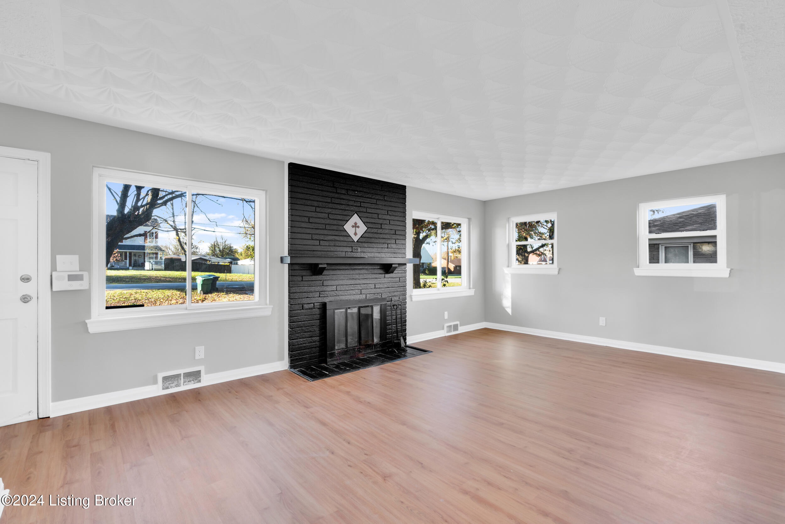 3105 Ralph Ave