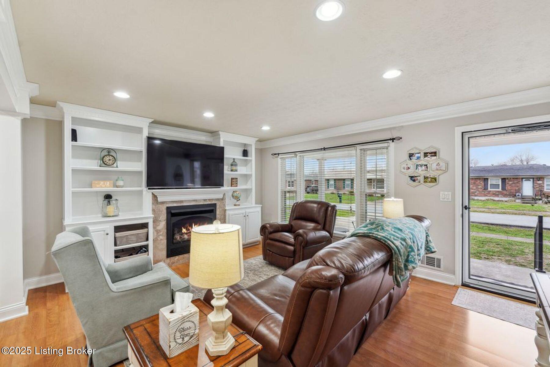 6707 Tamarind Ct