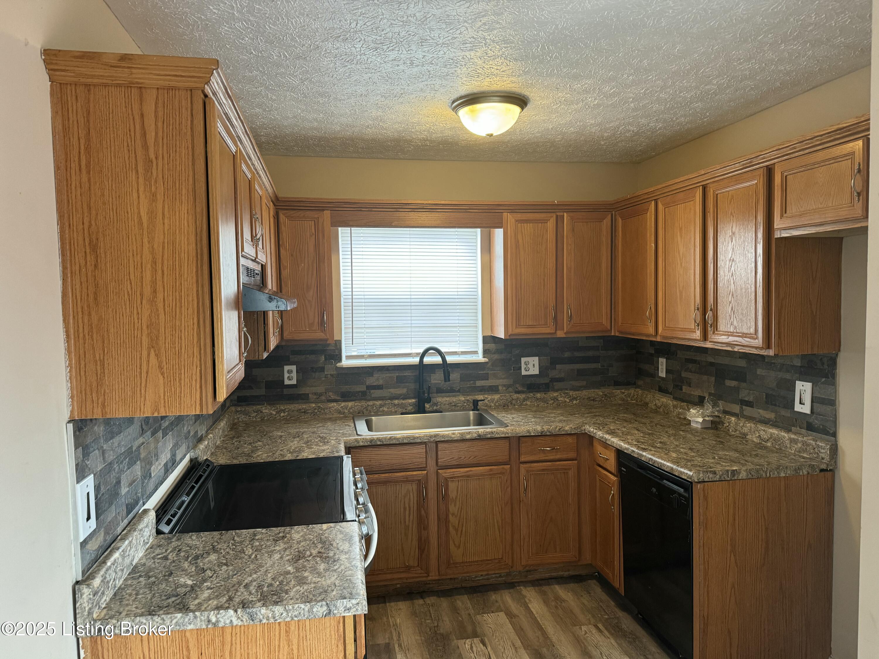 13007 Bessels Blvd