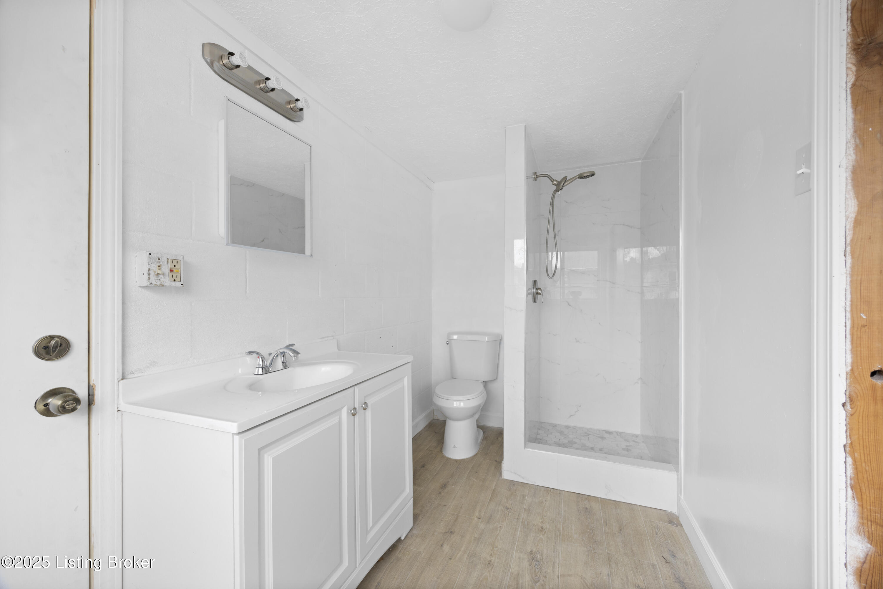 6210 Hanses Dr